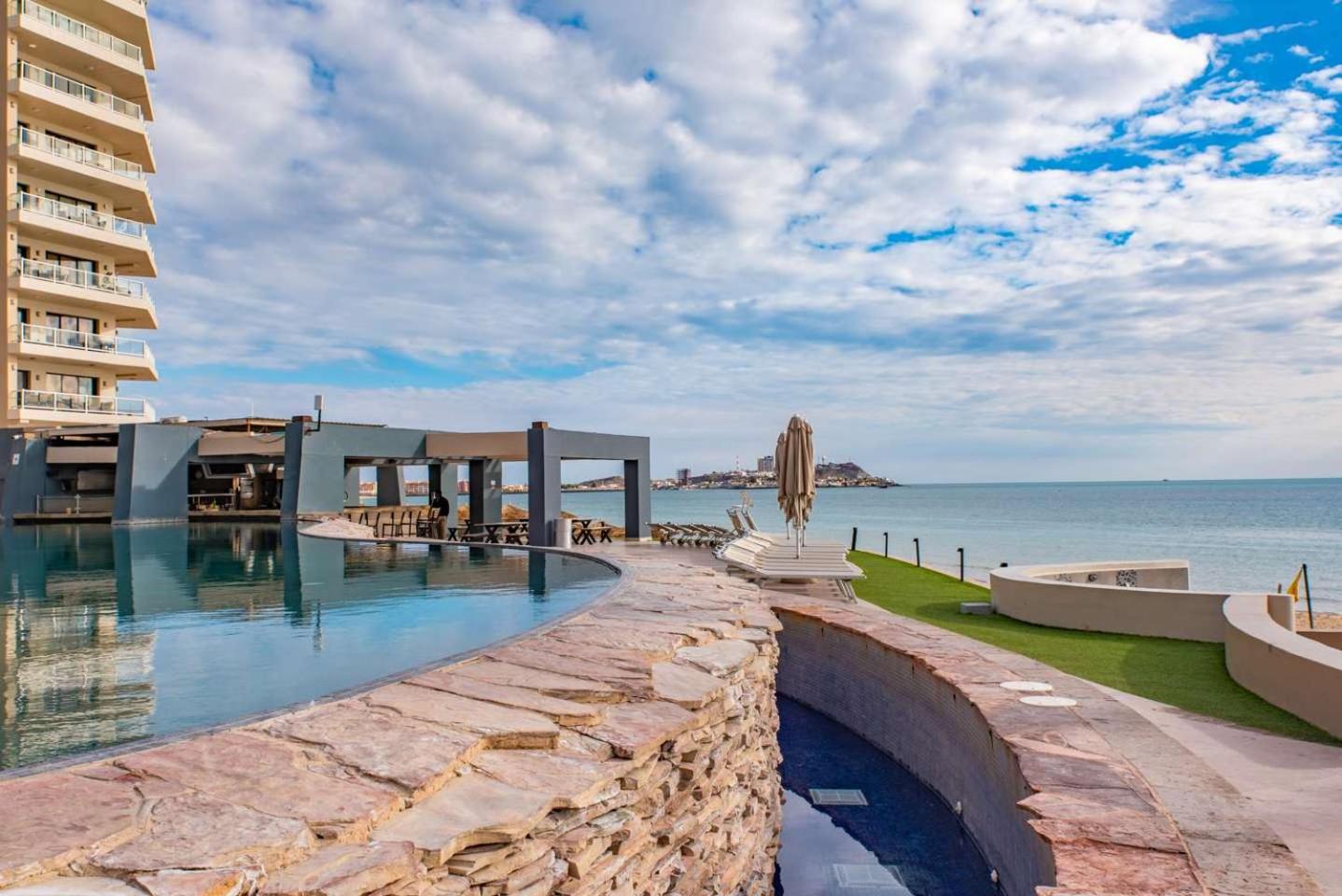 Las Palomas OV 4BR 4BA Cortez 901