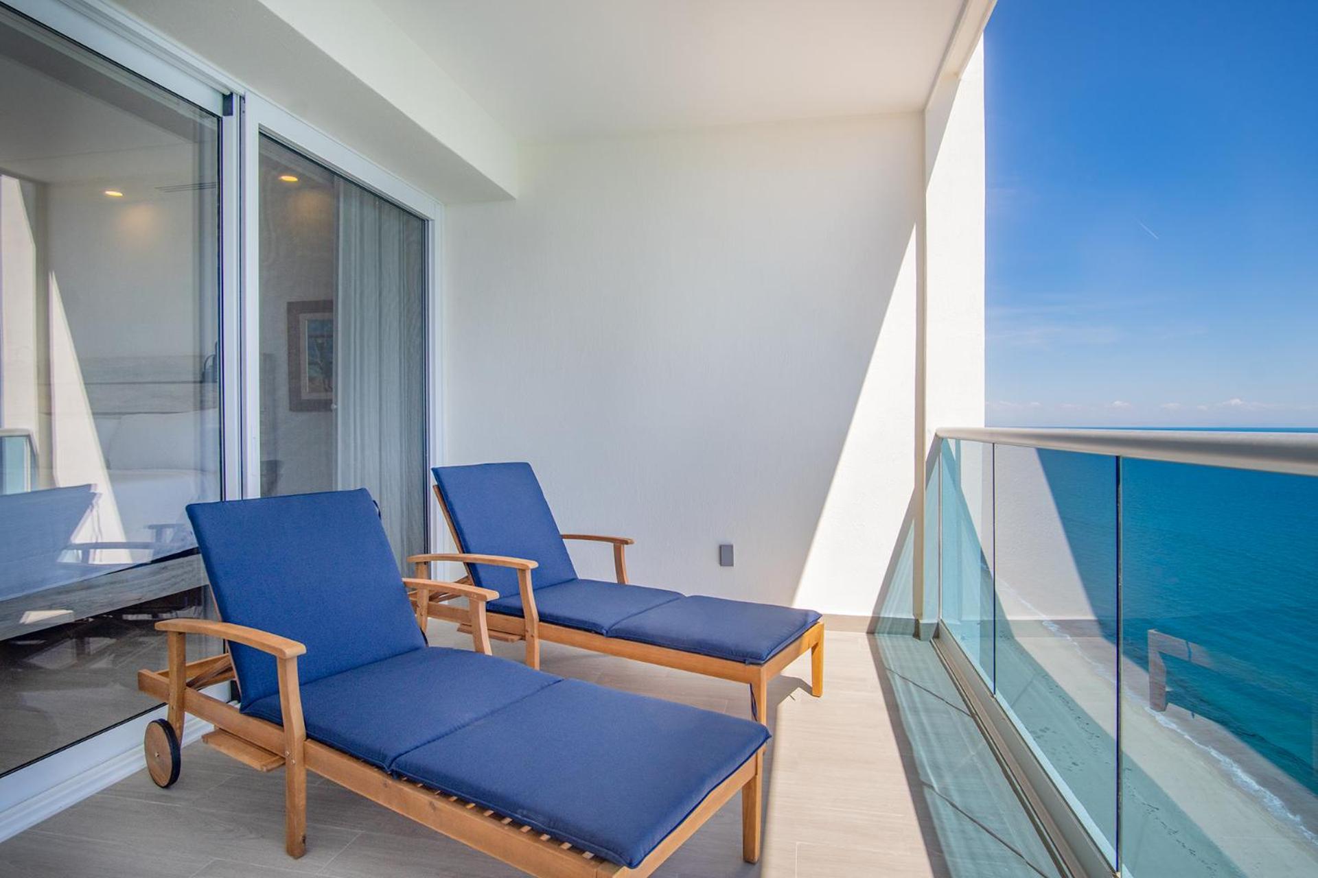 Splash in The New Lazy River and Sleep In Luxury Encantame Towers Velero 2202