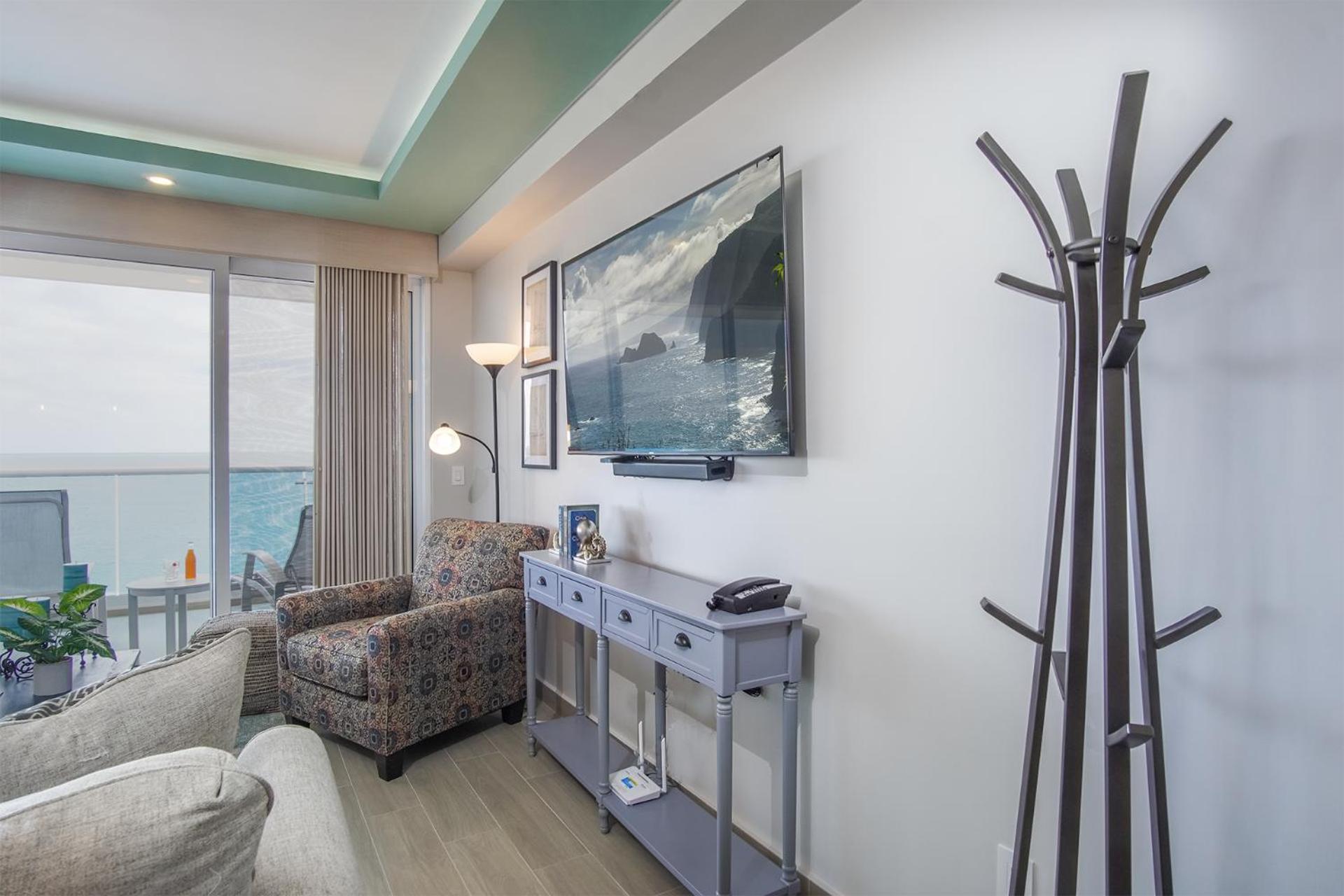 Awesome 3 bedroom condo Encantame Tower E 1001