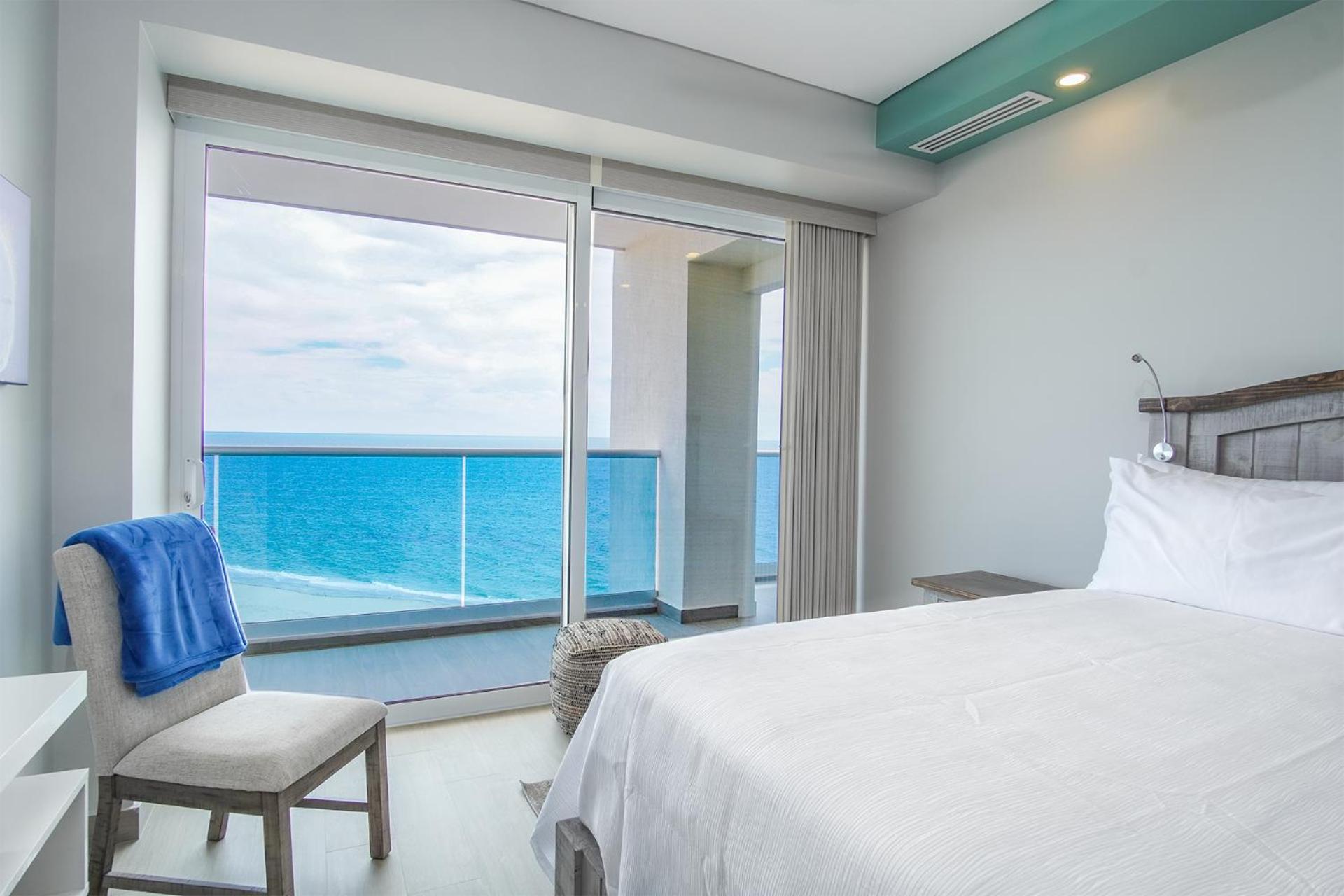 Awesome 3 bedroom condo Encantame Tower E 1001