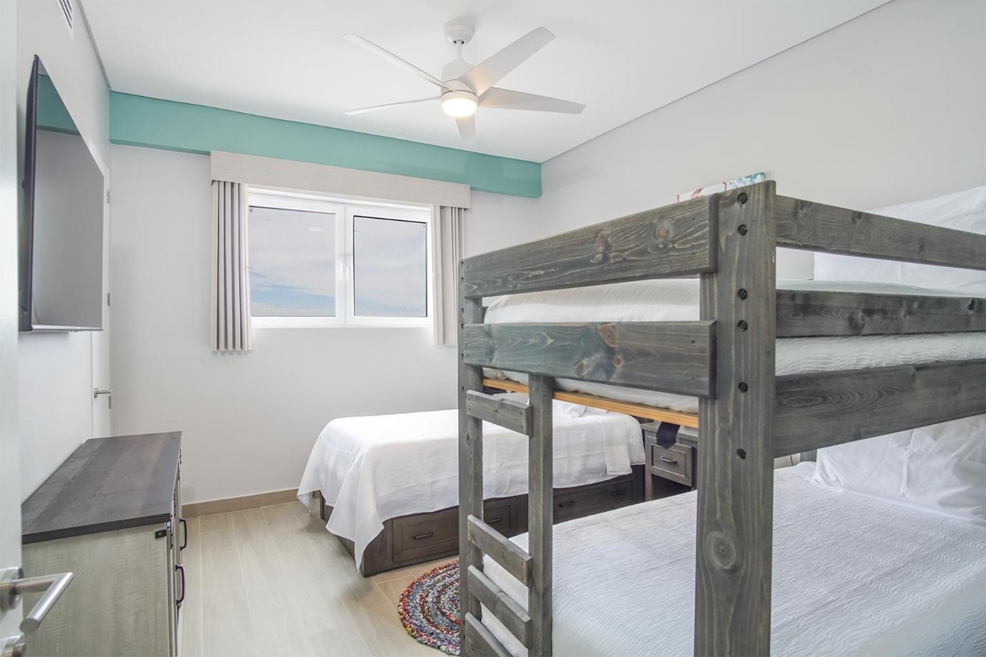 Awesome 3 bedroom condo Encantame Tower E 1001
