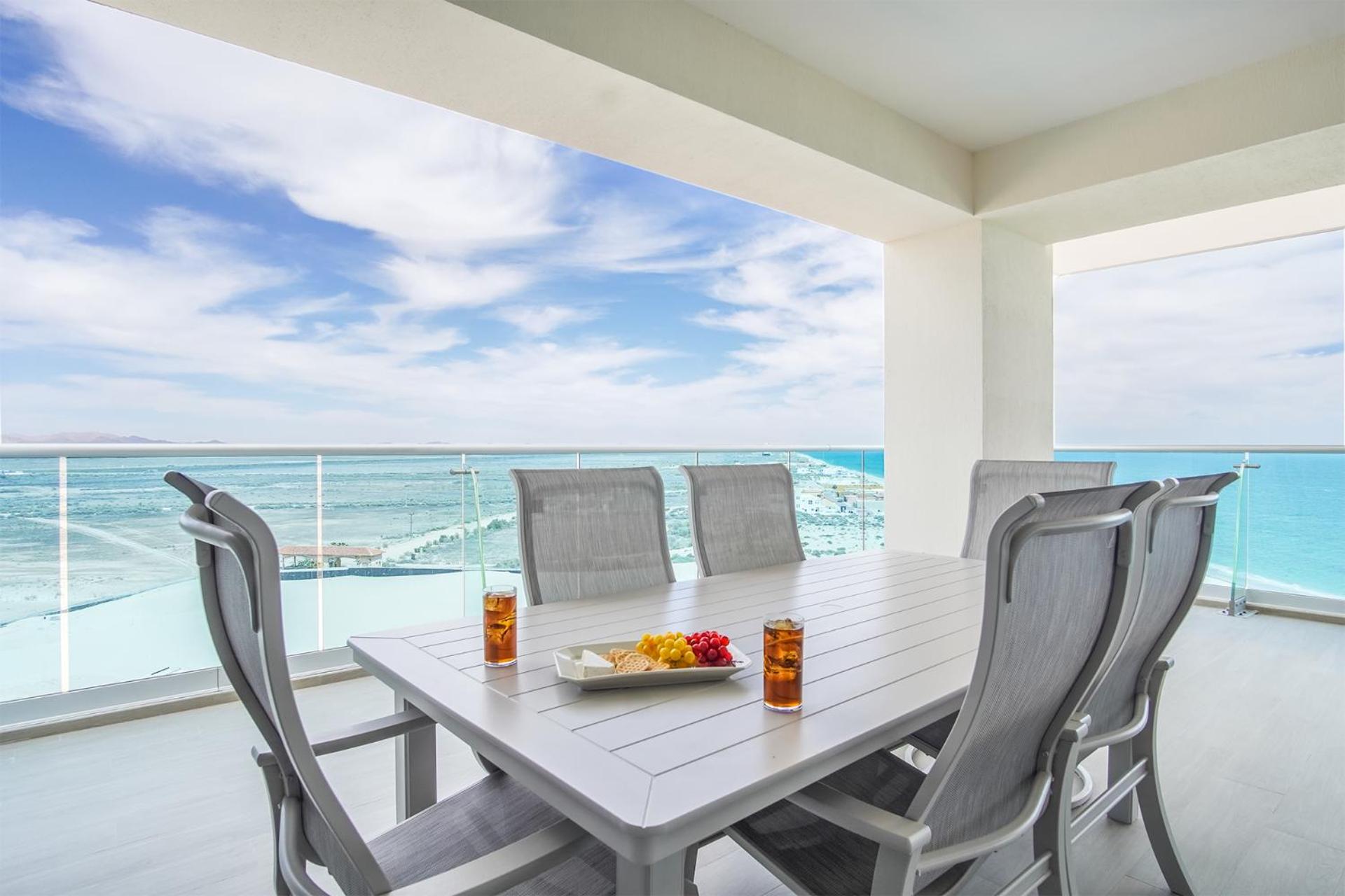 Awesome 3 bedroom condo Encantame Tower E 1001