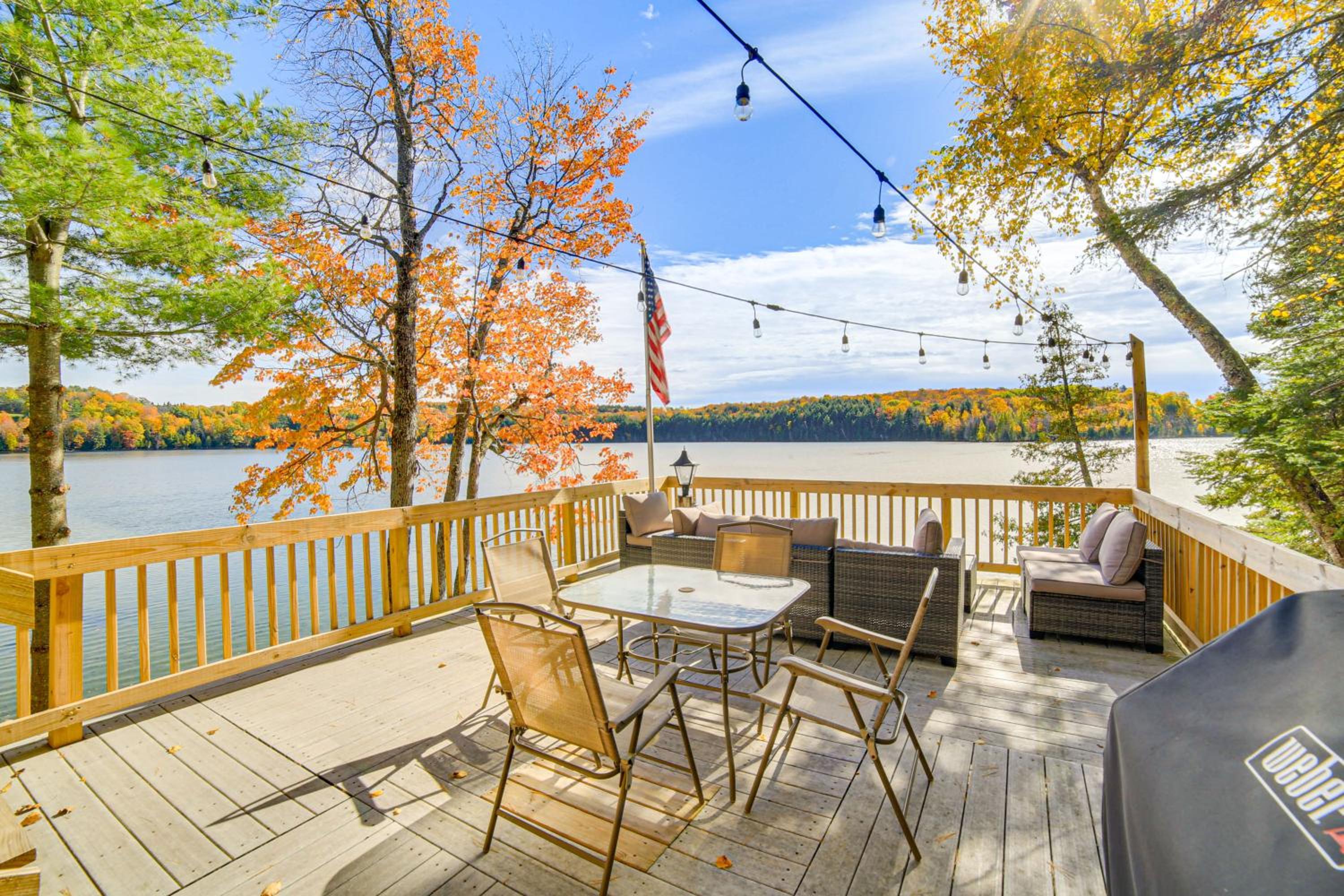 All-Season Adventures! Chicaugon Lakefront Gem