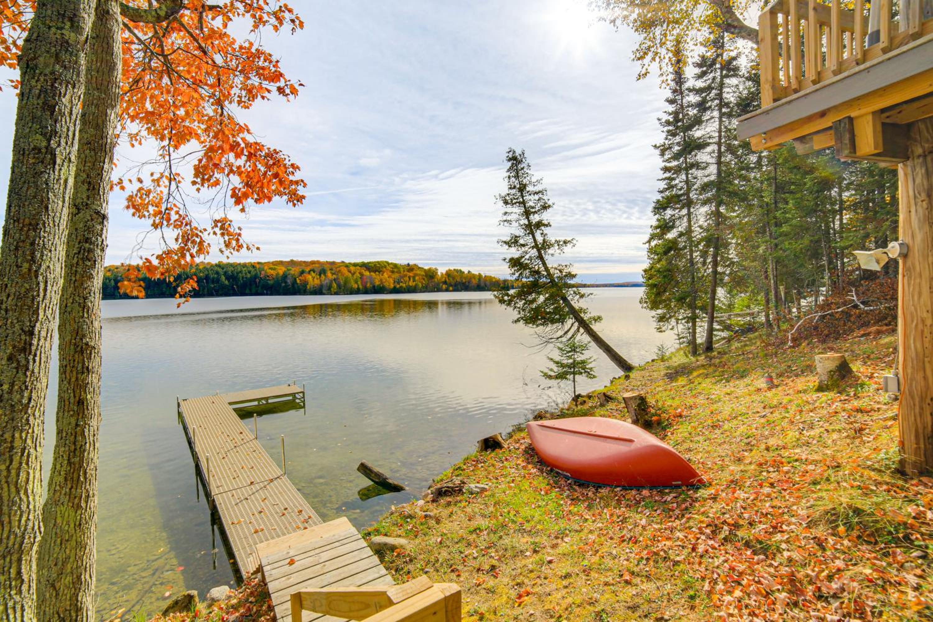 All-Season Adventures! Chicaugon Lakefront Gem