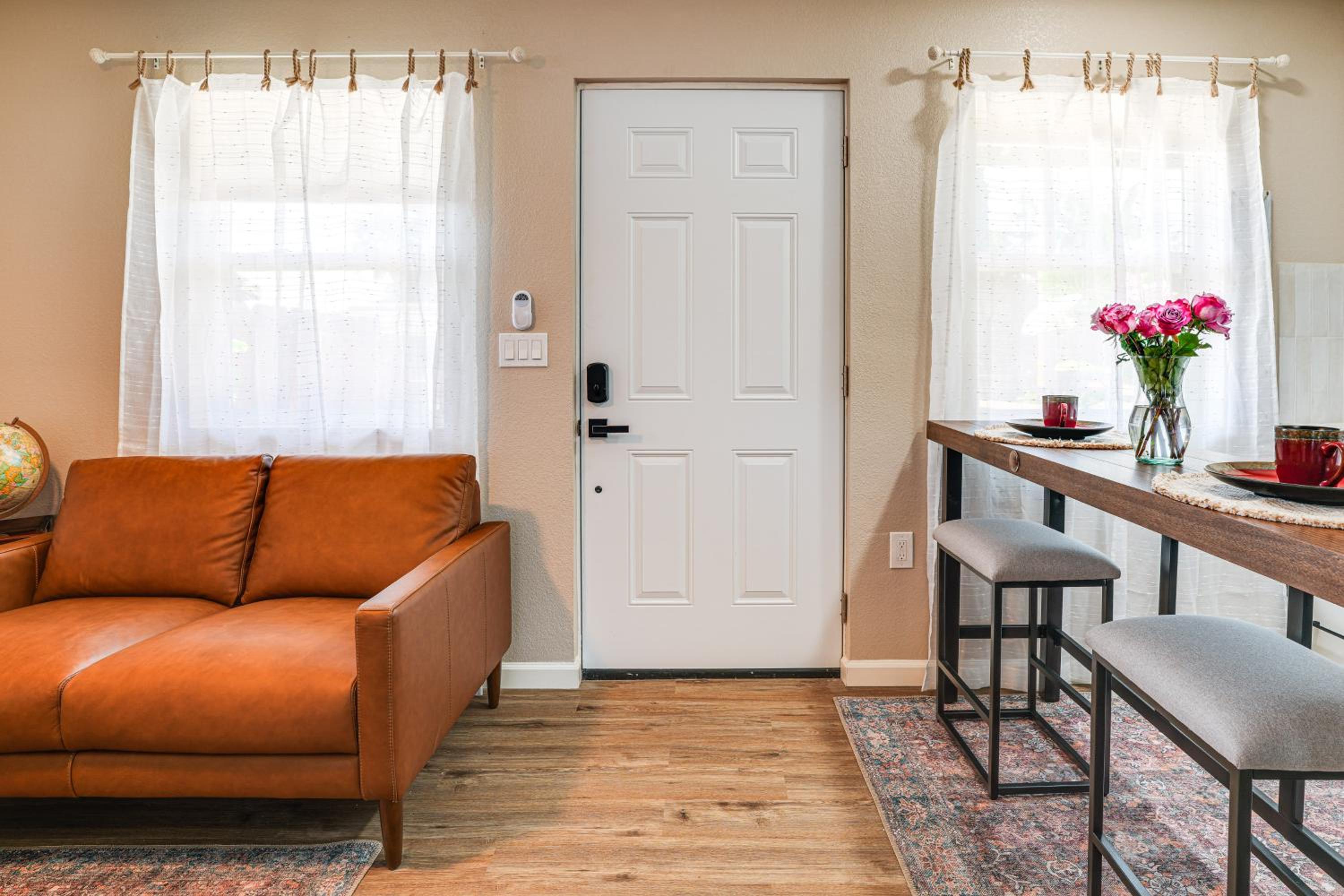Couples Retreat! Shop, Dine, Explore Dtwn Oakdale