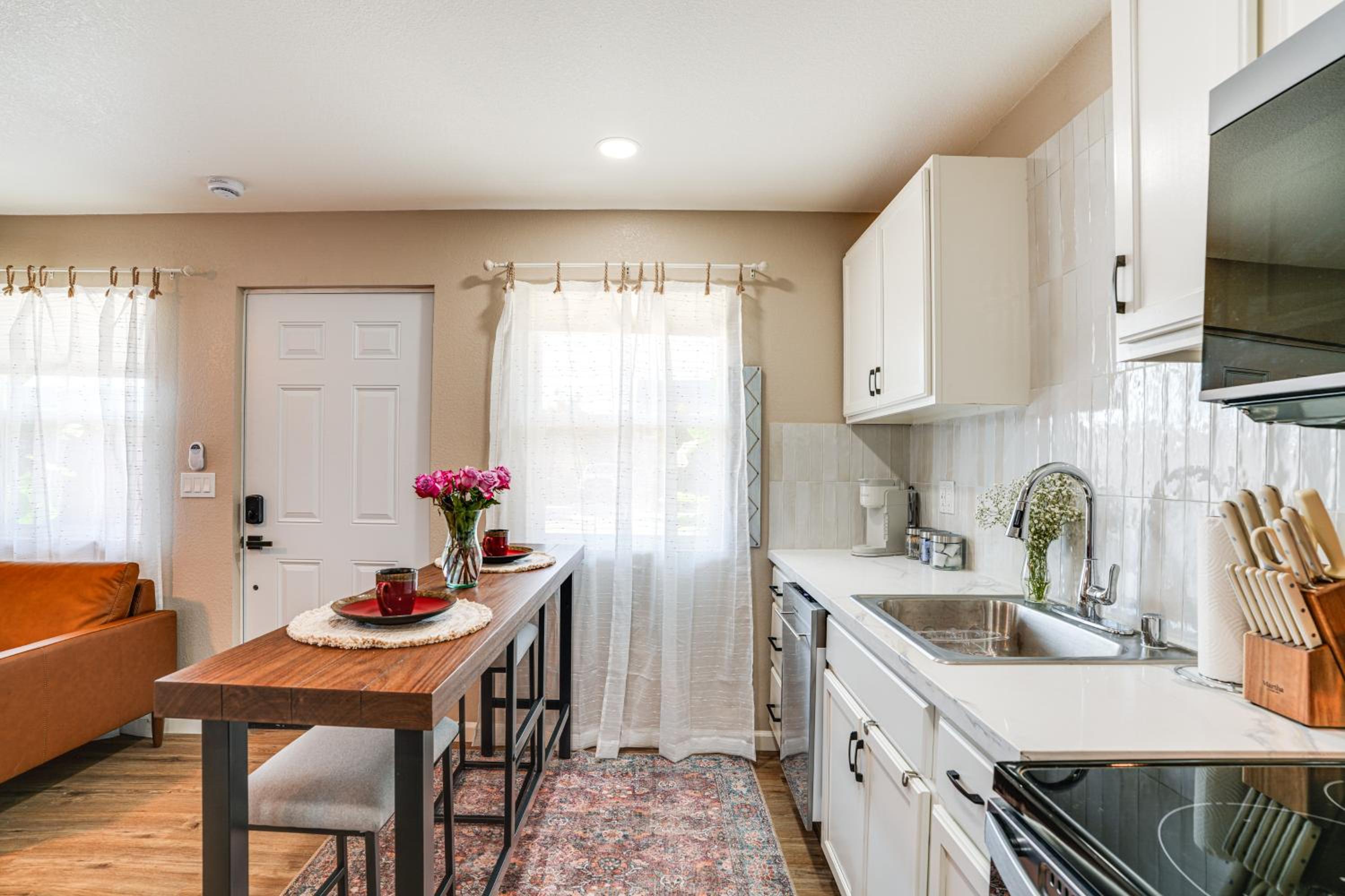 Couples Retreat! Shop, Dine, Explore Dtwn Oakdale