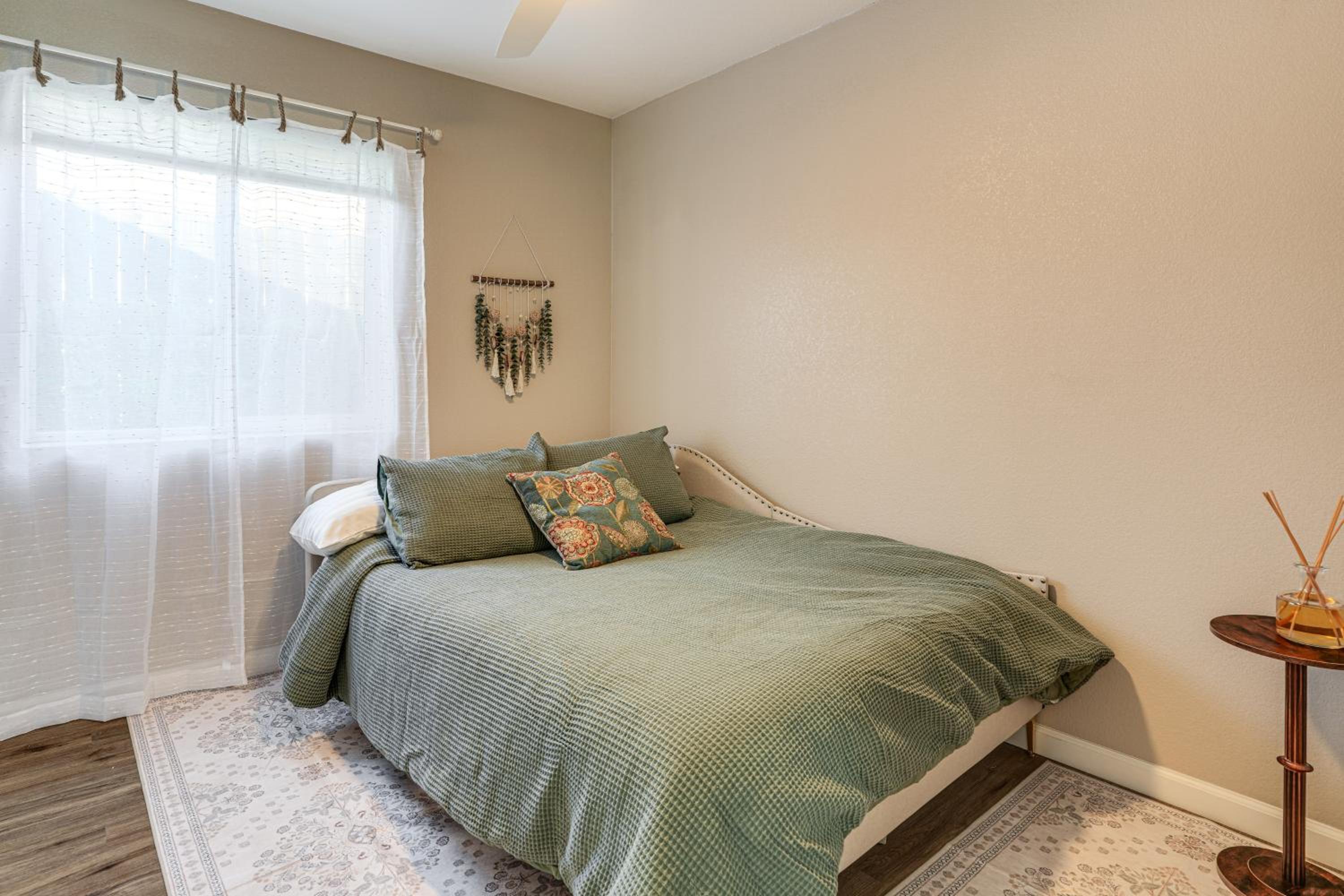 Couples Retreat! Shop, Dine, Explore Dtwn Oakdale