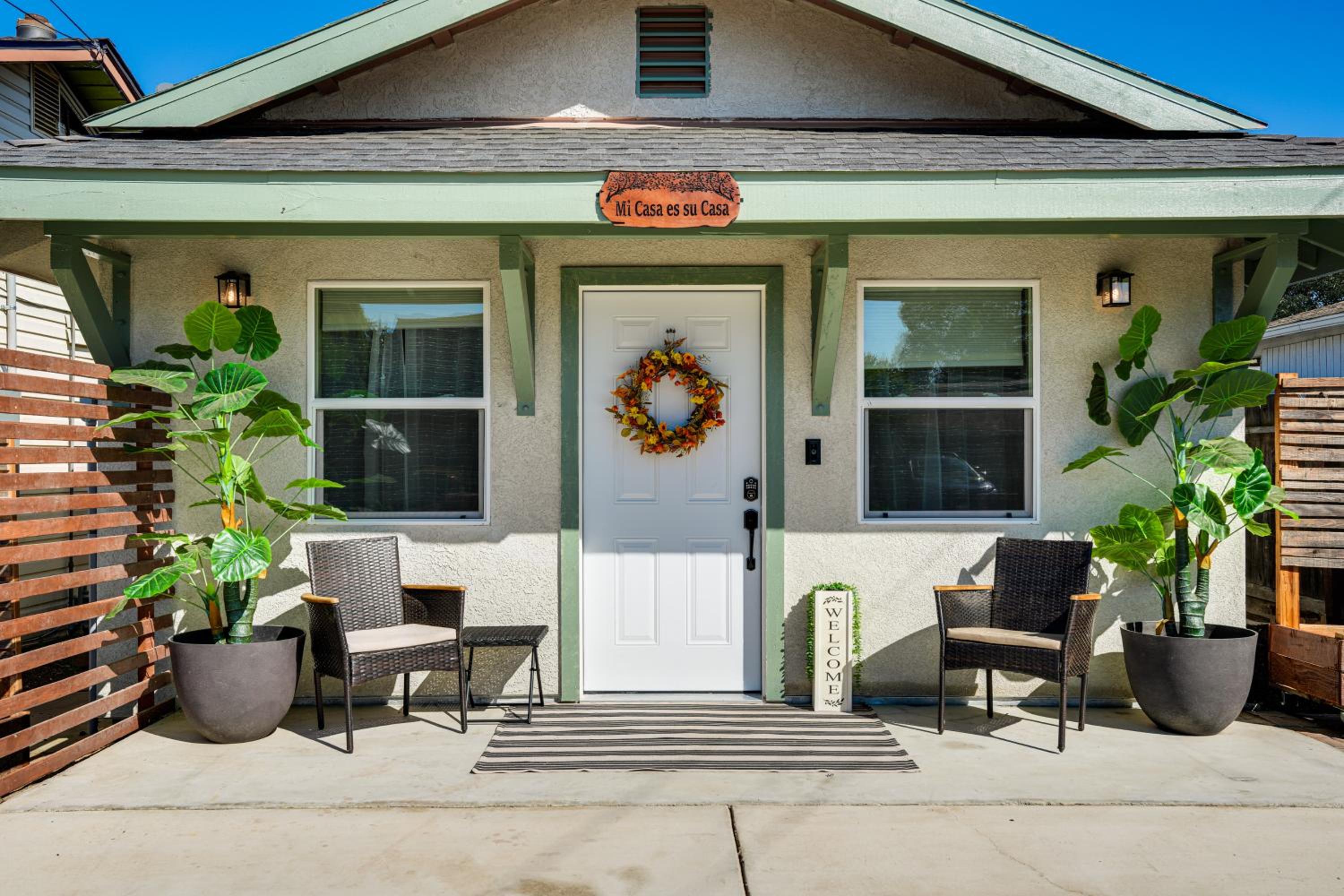 Couples Retreat! Shop, Dine, Explore Dtwn Oakdale