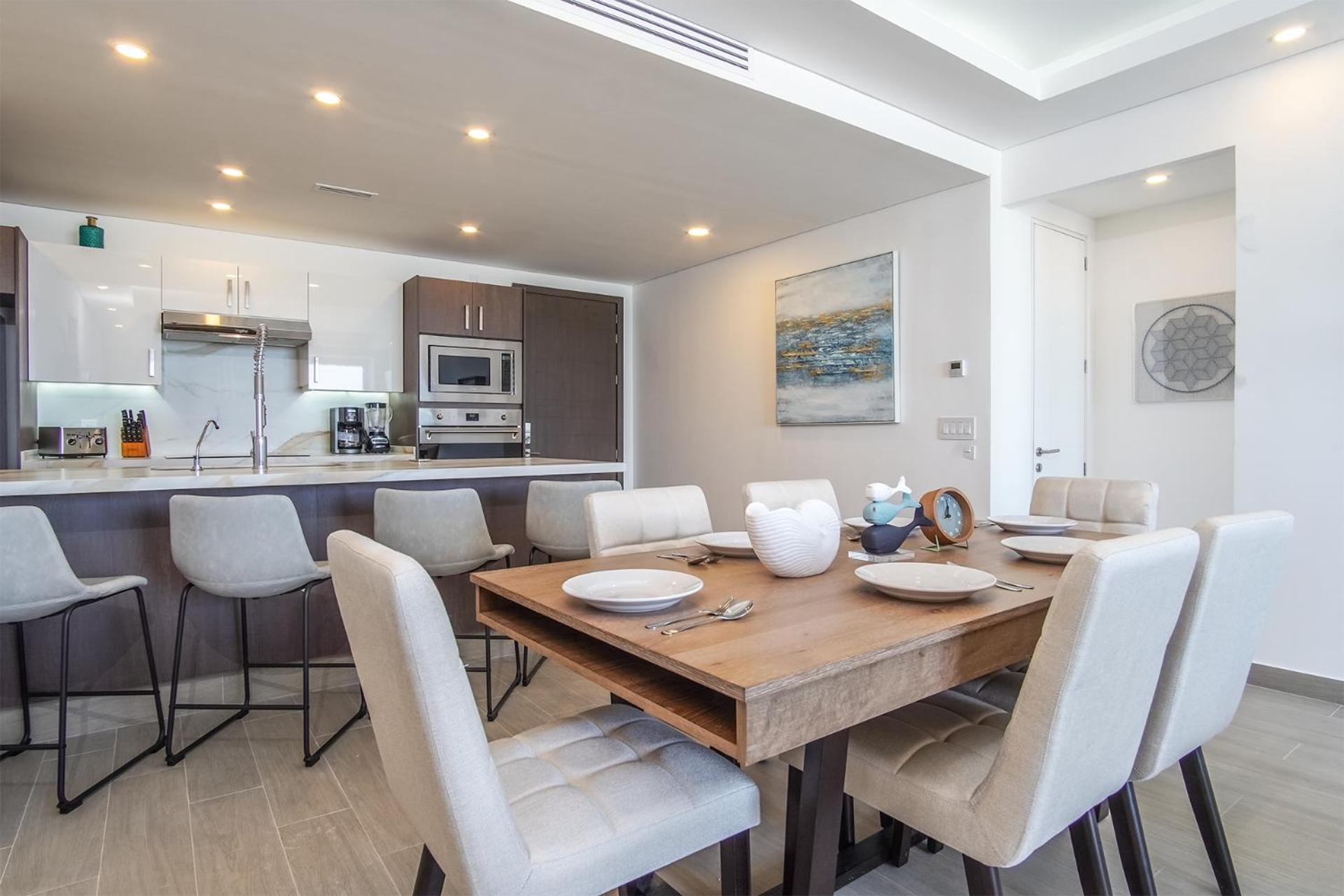 Cozy beach front getaway Encantame Towers E304