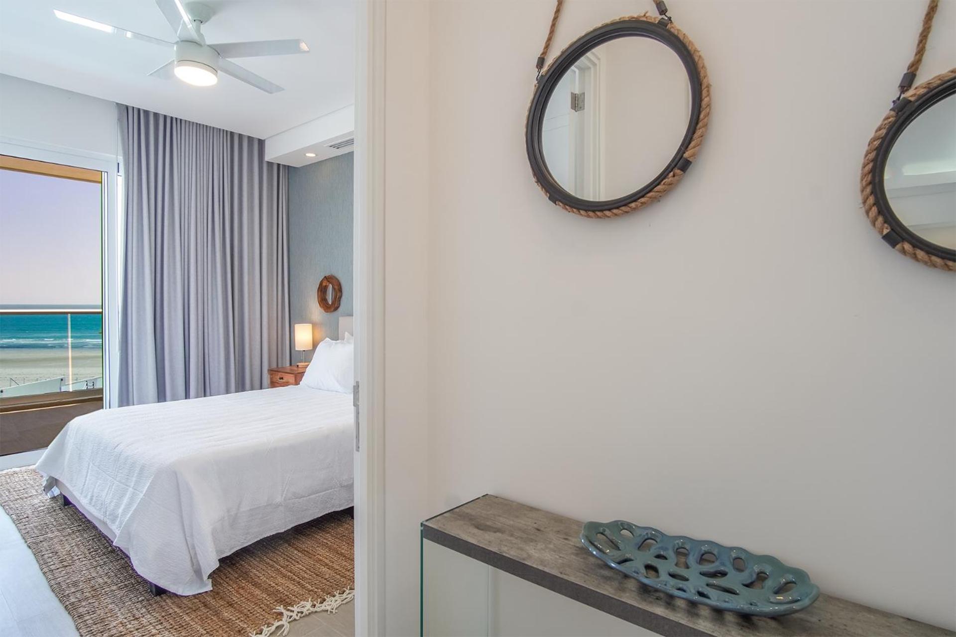 Cozy beach front getaway Encantame Towers E304