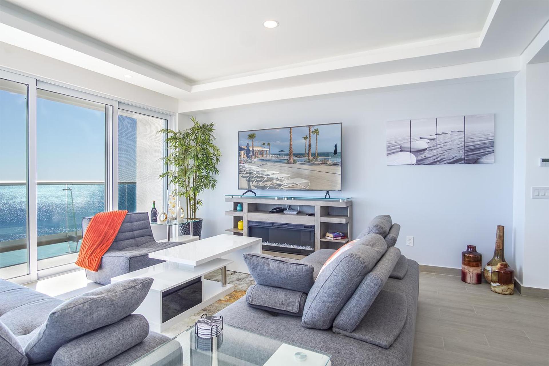 Sublime 3 bedroom condo Encantame Towers Verano 801