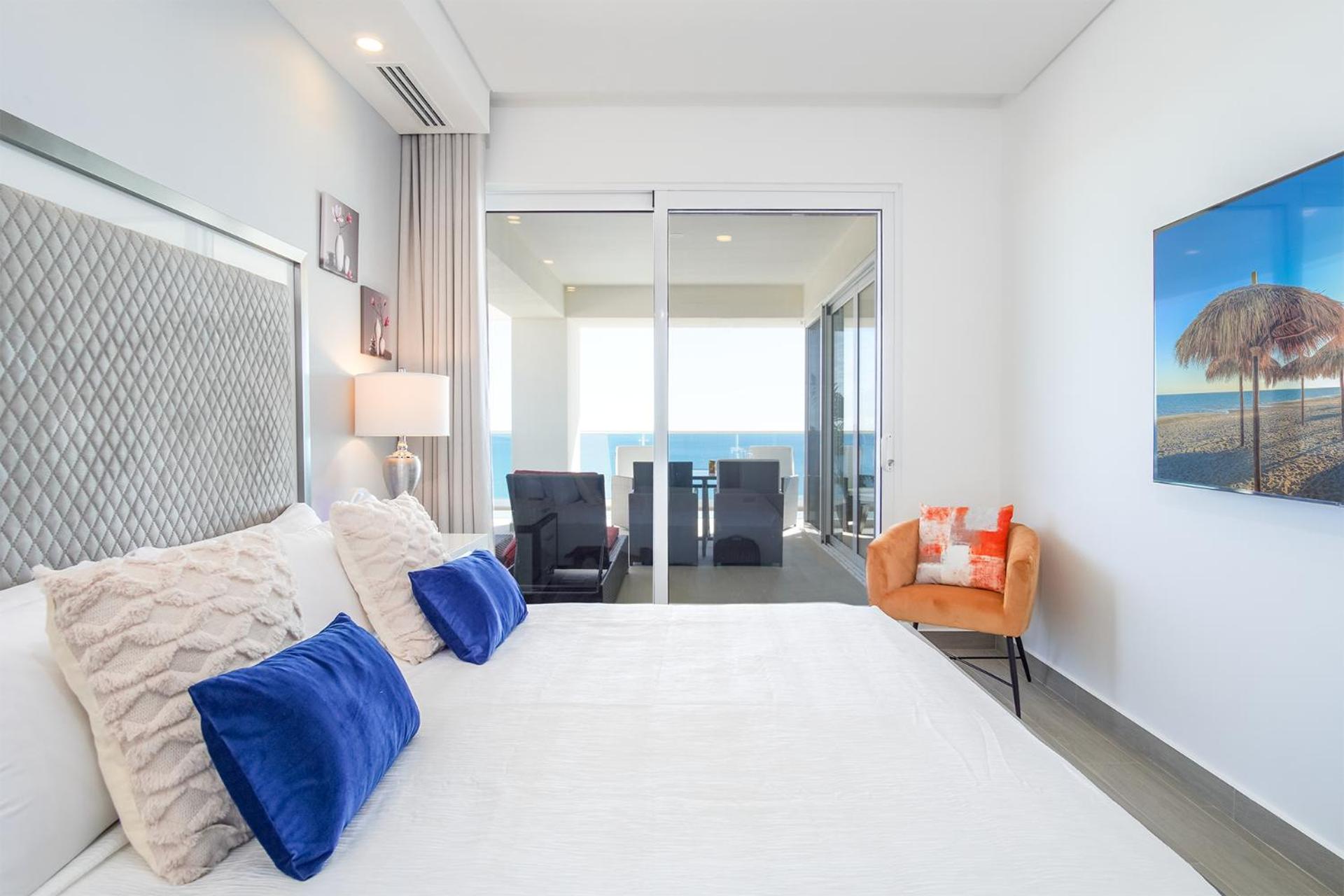 Sublime 3 bedroom condo Encantame Towers Verano 801