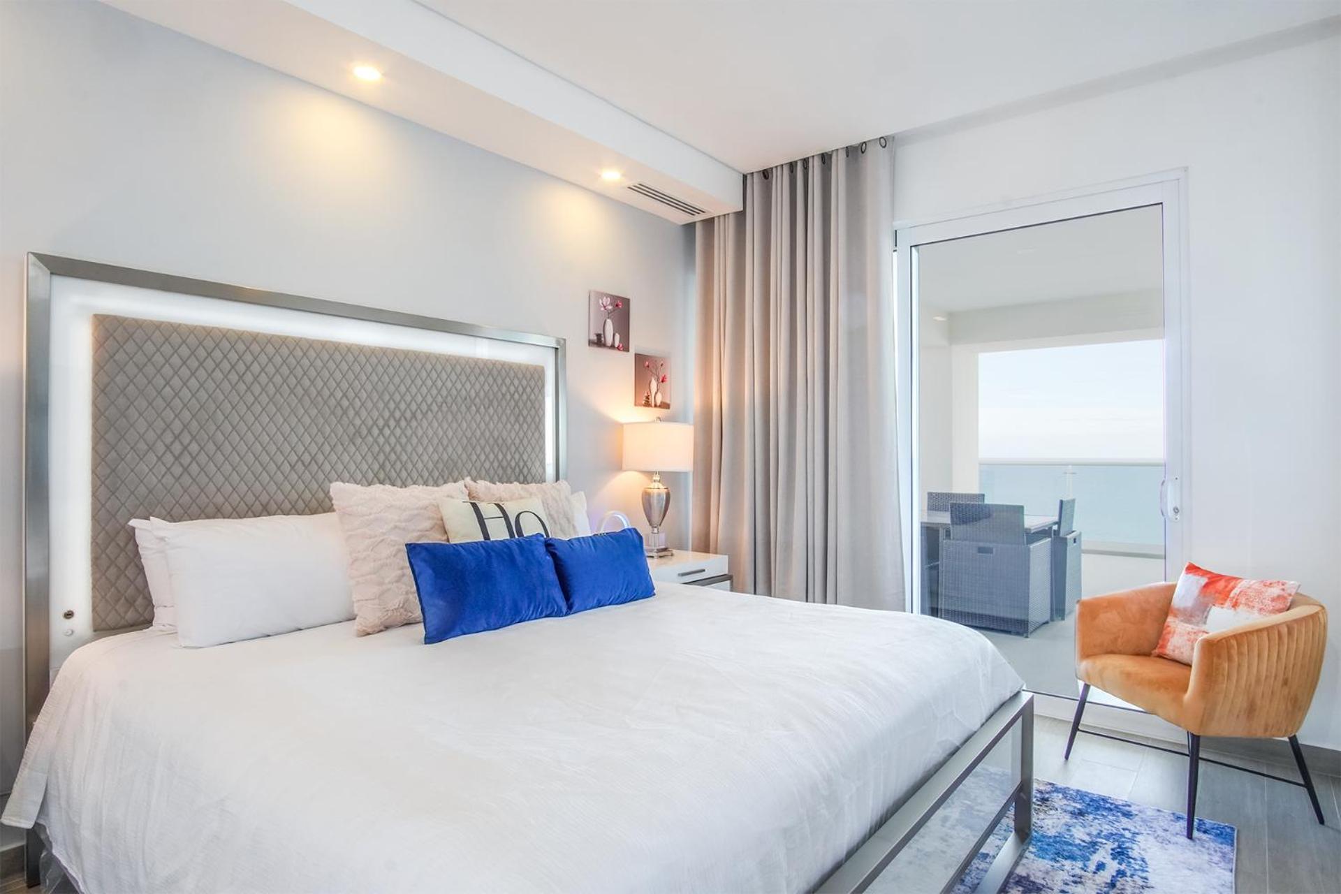 Sublime 3 bedroom condo Encantame Towers Verano 801