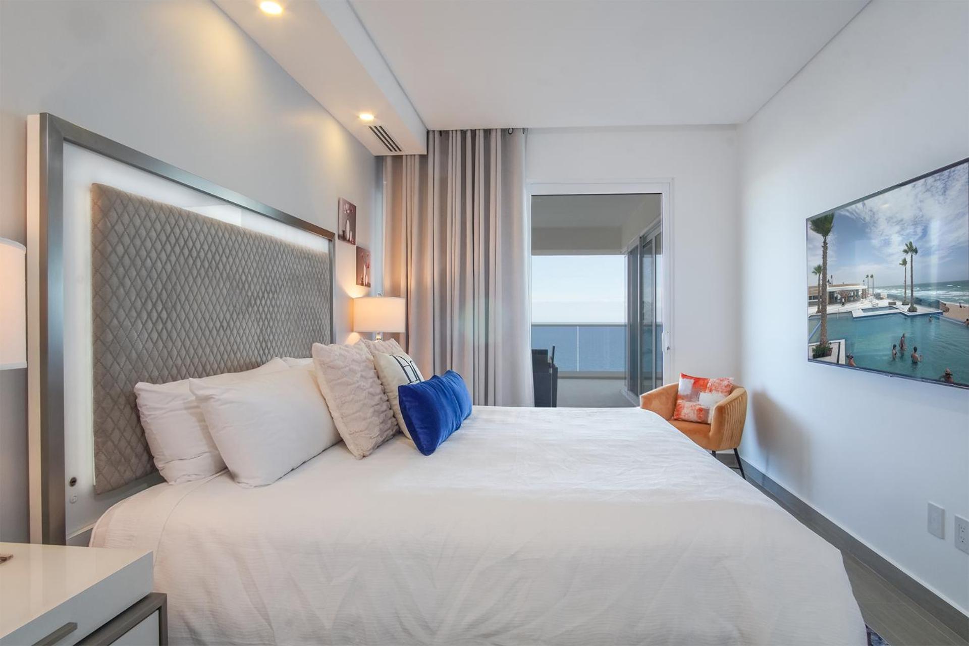 Sublime 3 bedroom condo Encantame Towers Verano 801