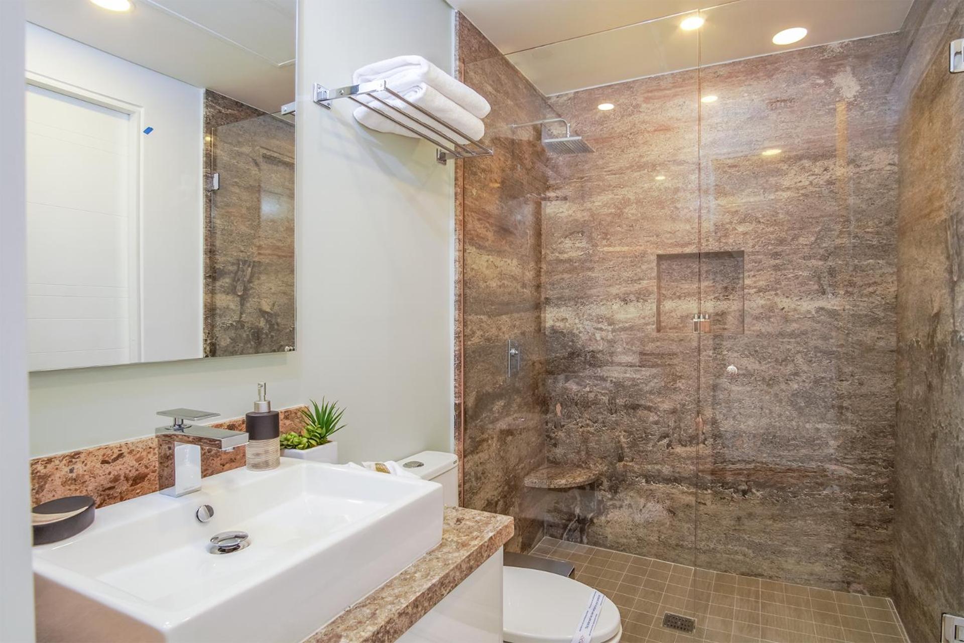 Sublime 3 bedroom condo Encantame Towers Verano 801