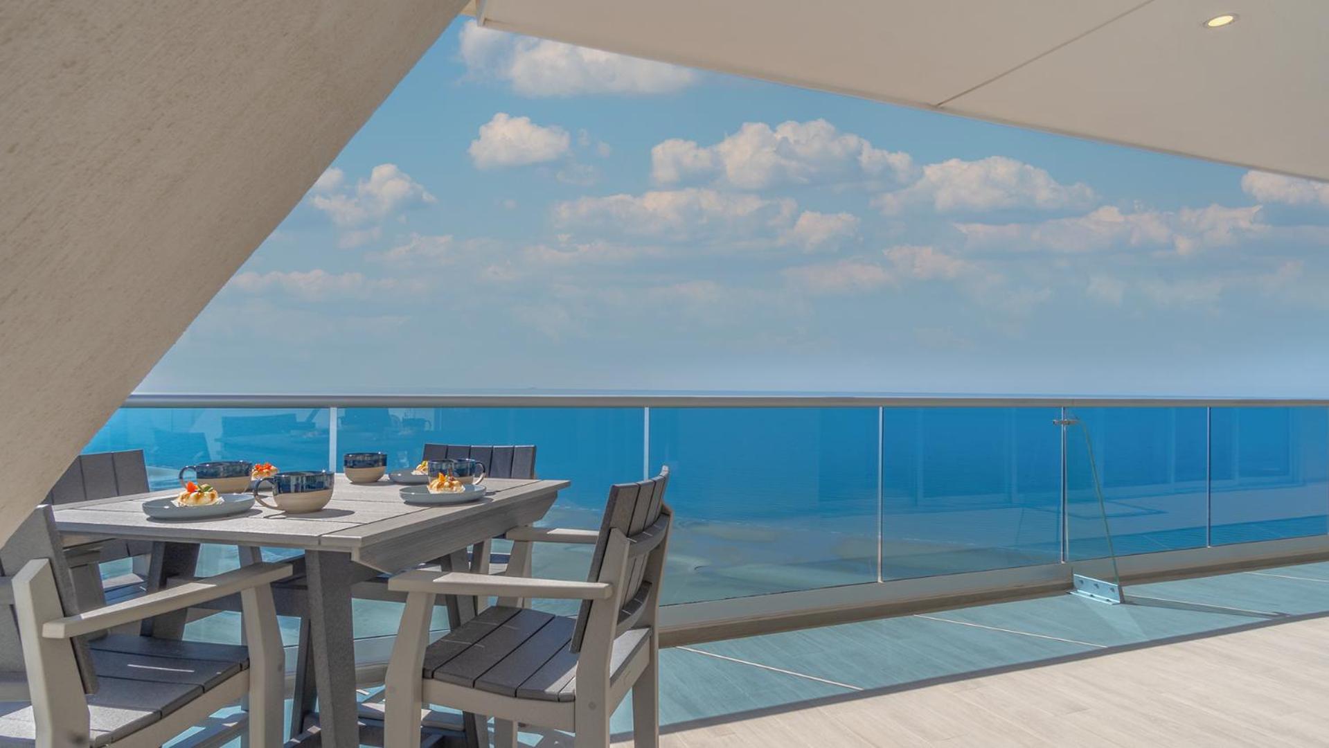 Wonderful 1 Bedroom condominium Encantame Verano 2103