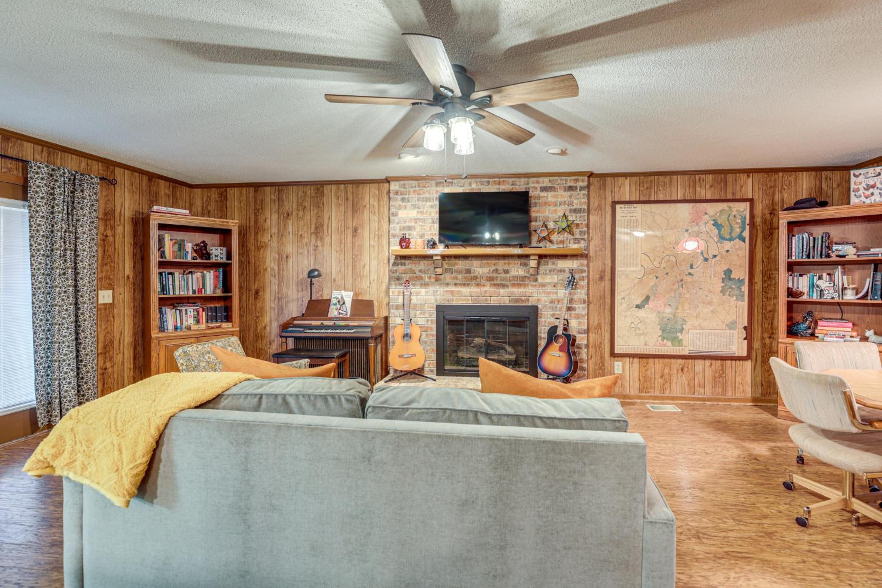 Music-Themed Family Home! 13 Mi to Dtwn Nashville