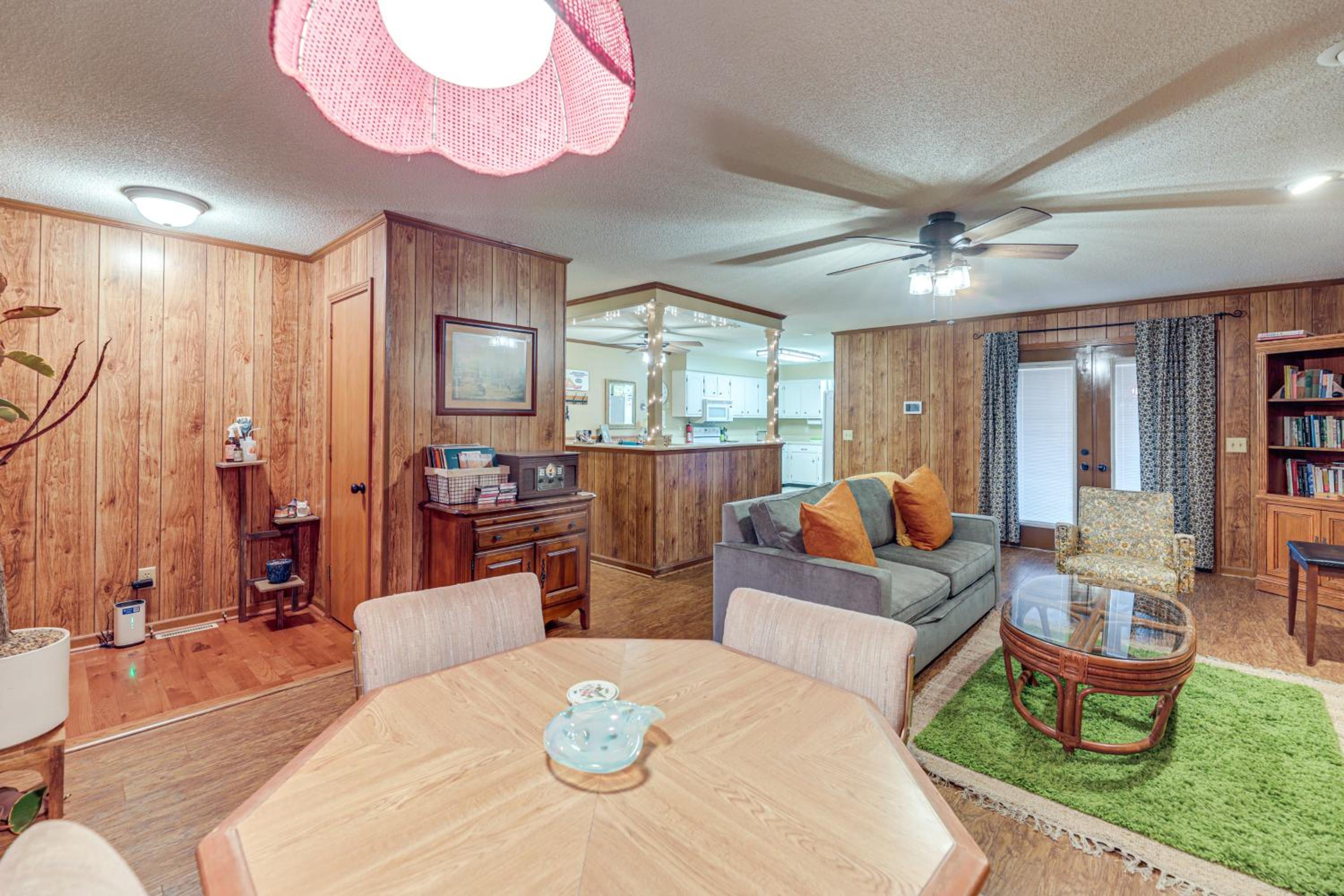 Music-Themed Family Home! 13 Mi to Dtwn Nashville