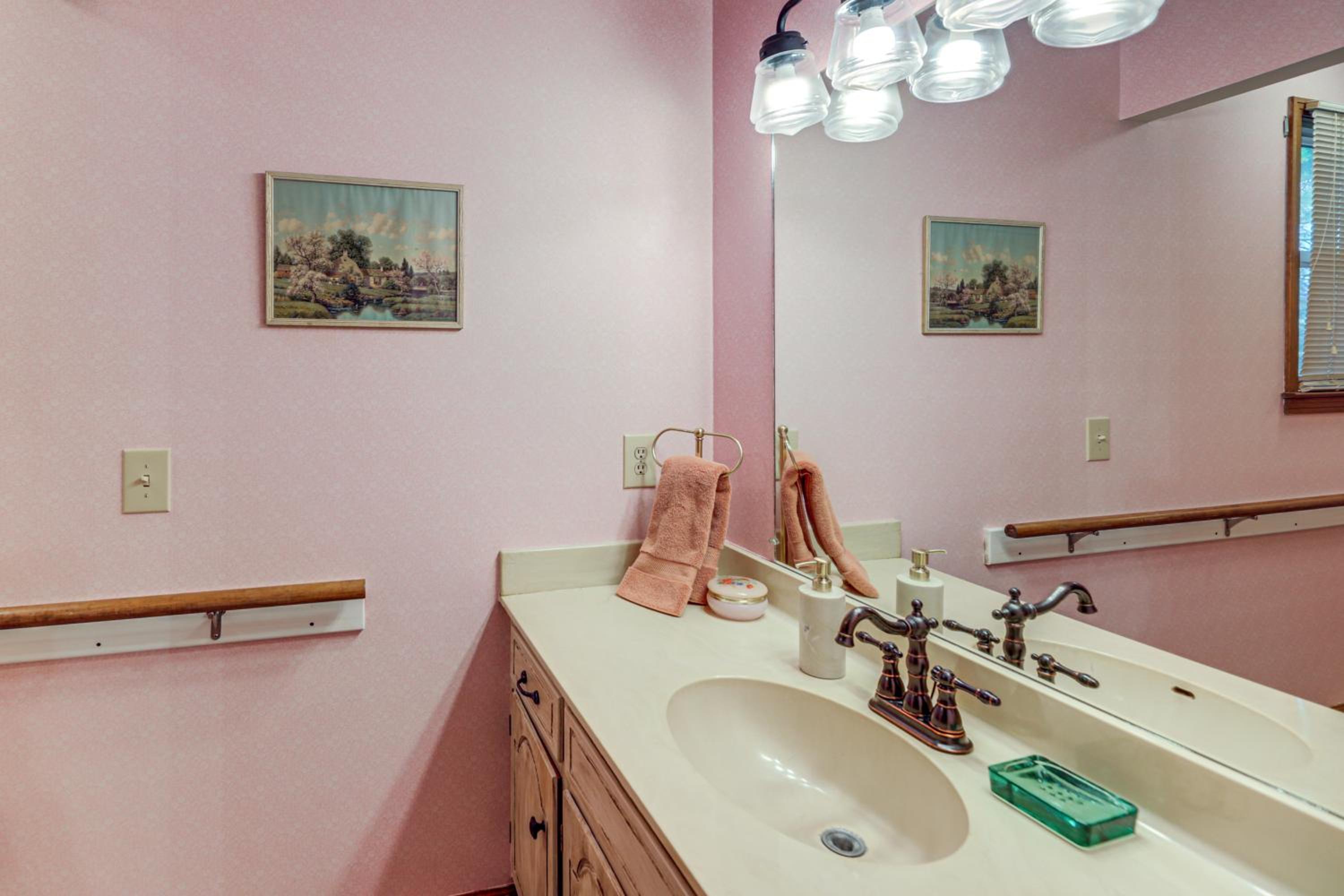 Music-Themed Family Home! 13 Mi to Dtwn Nashville