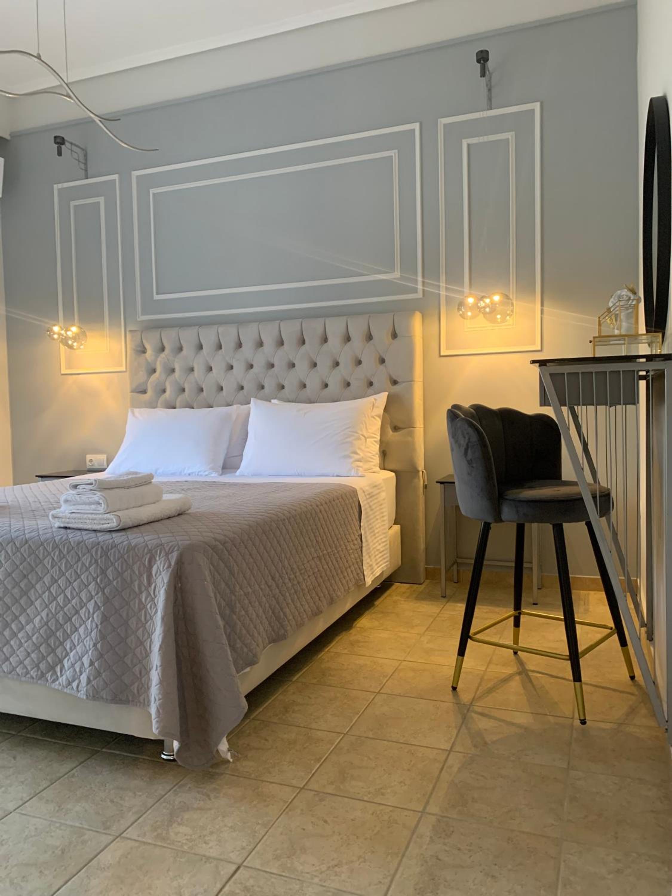 Sea View Apartments, 60m to Beach, Balcony, Parking