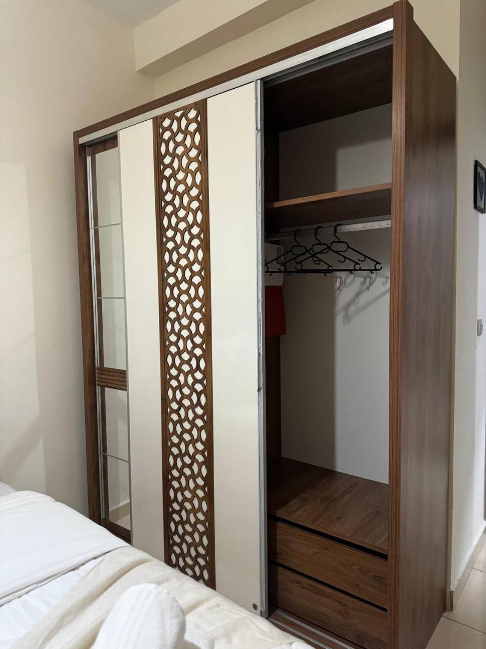 Modern Apartment Near Airport