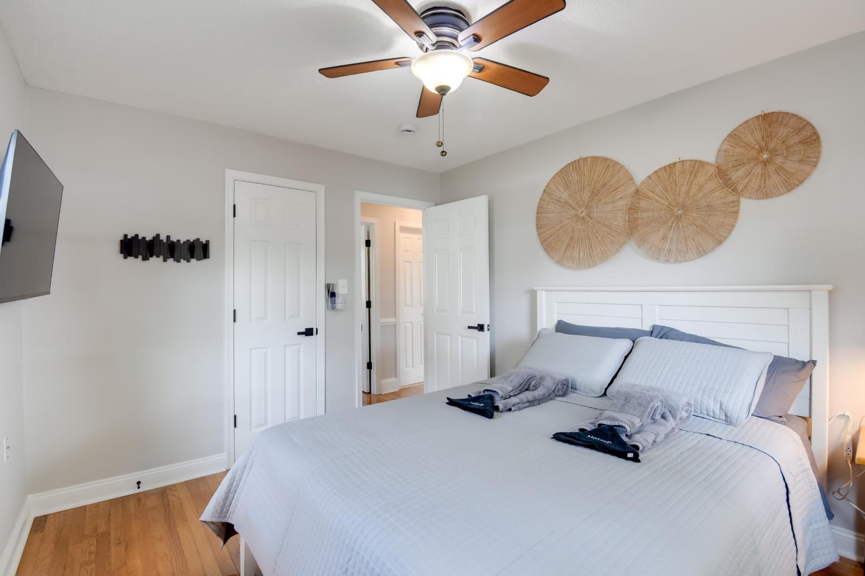 Great for Gatherings! Charming Woodbridge Duplex