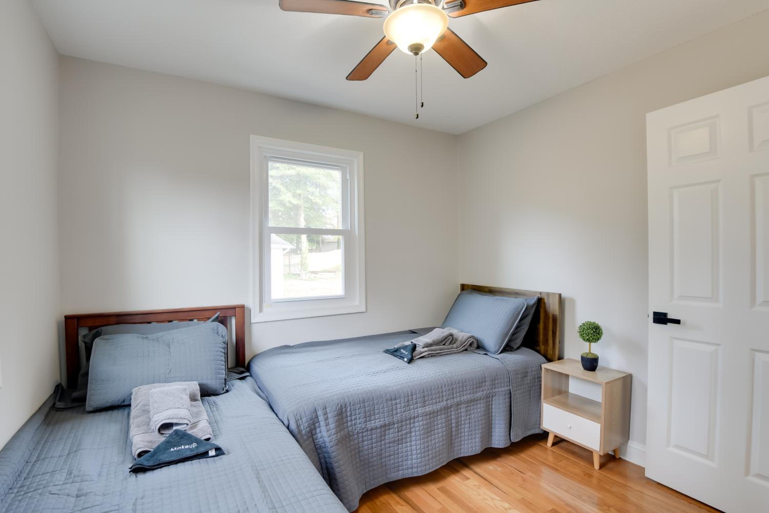 Great for Gatherings! Charming Woodbridge Duplex