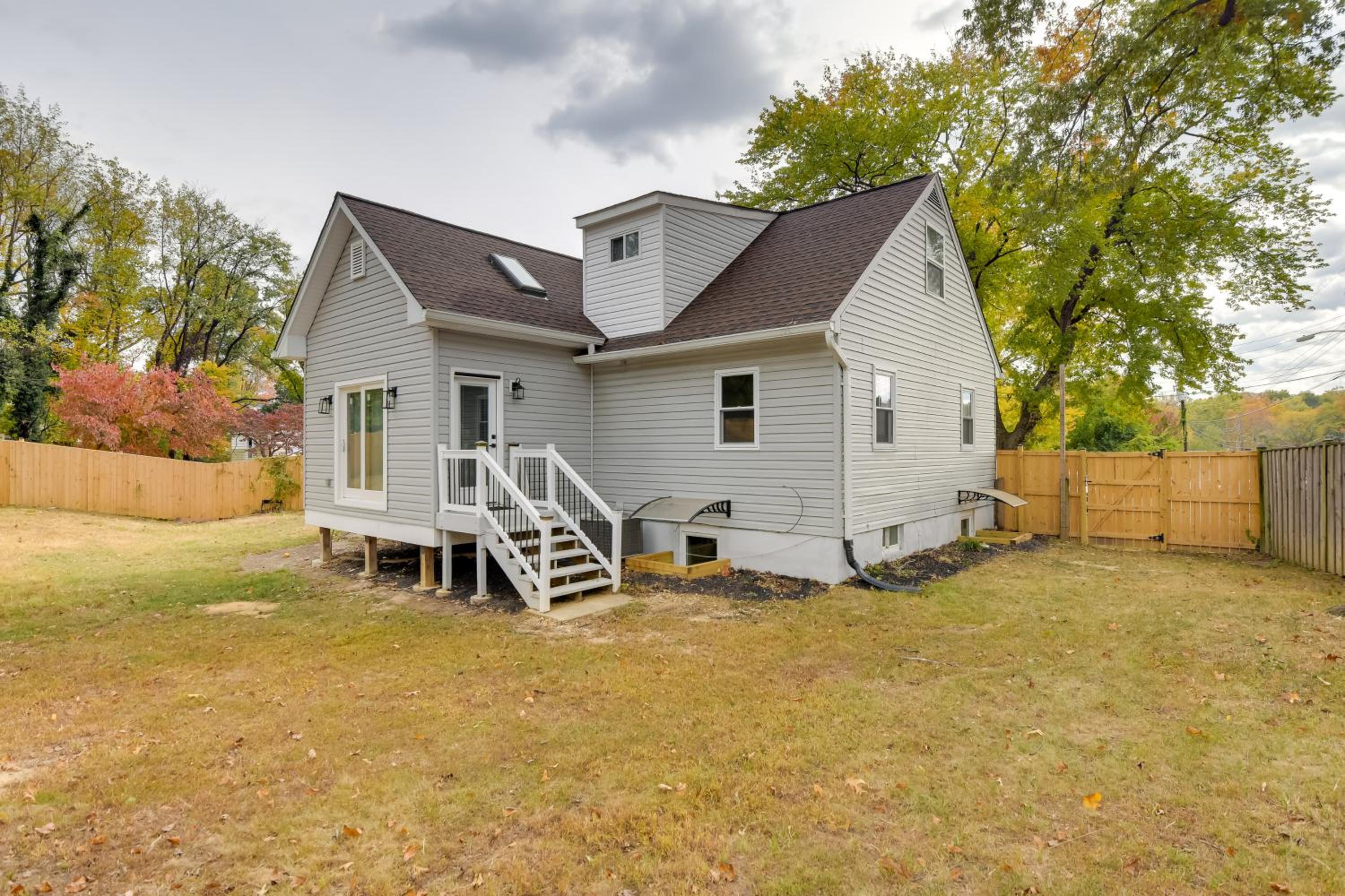 Great for Gatherings! Charming Woodbridge Duplex