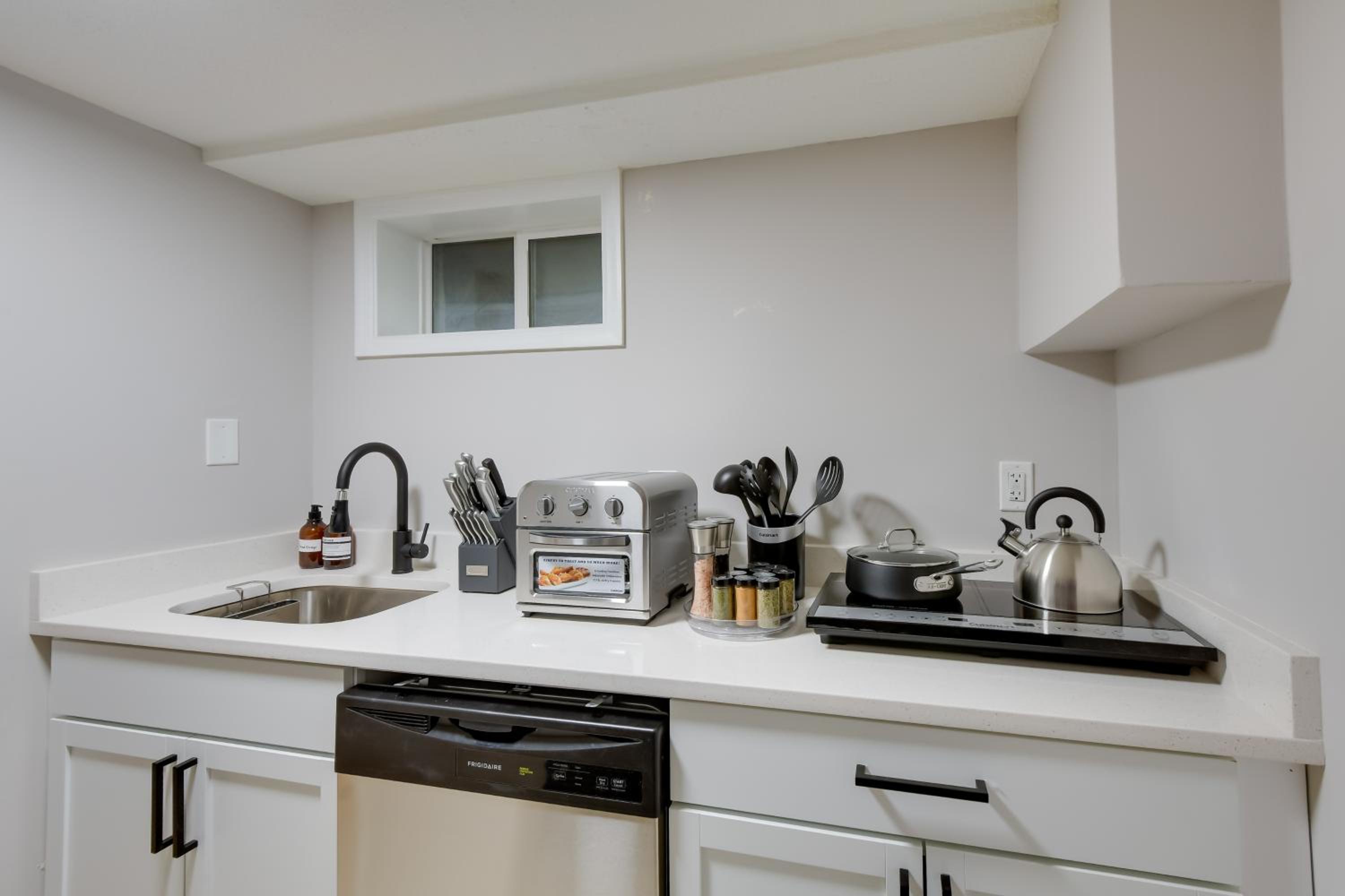2 Mi to Historic Occoquan District Modern Duplex