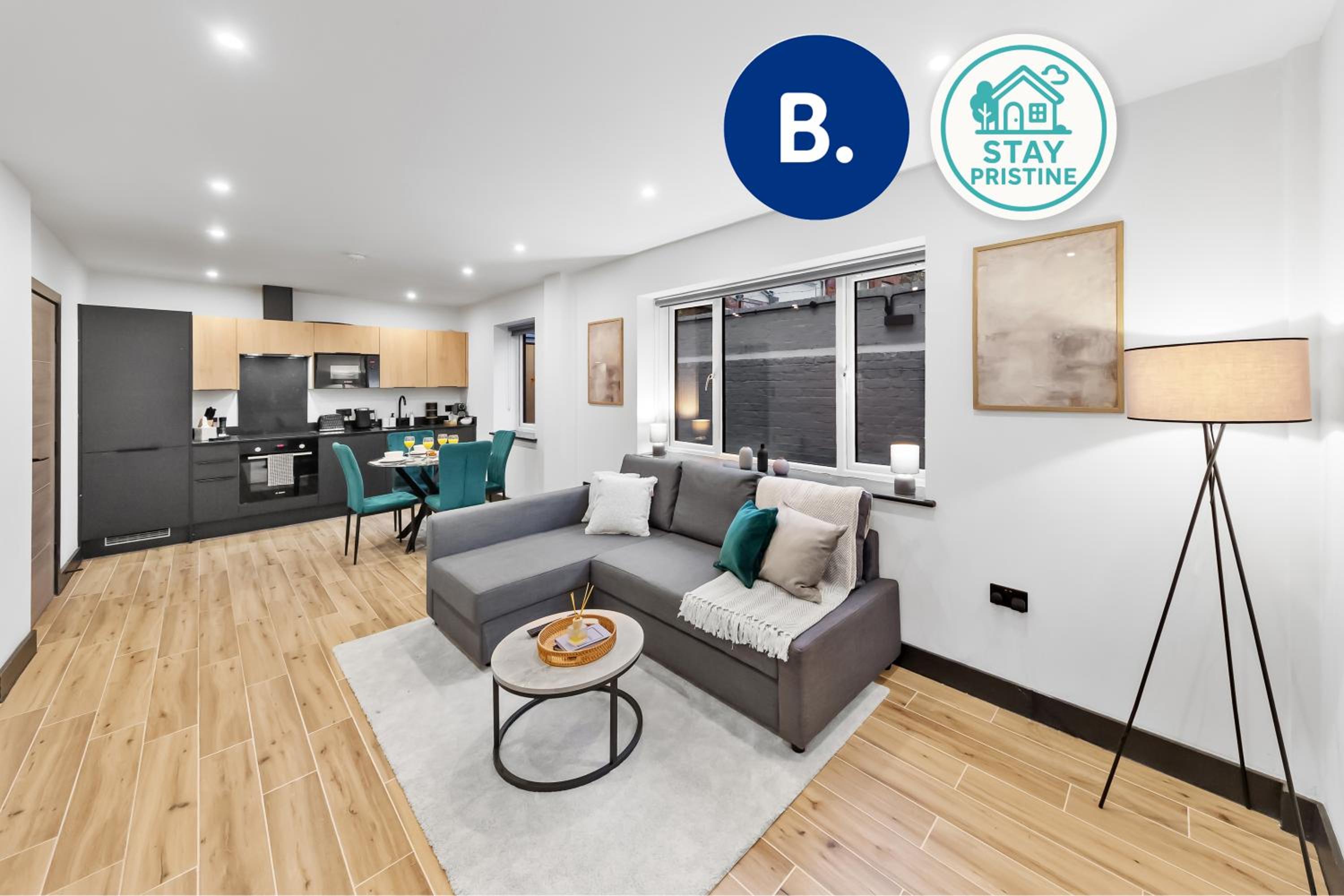 Luxury 1 Bedroom Apartment sleeps 4 with terrace 10 min to tube