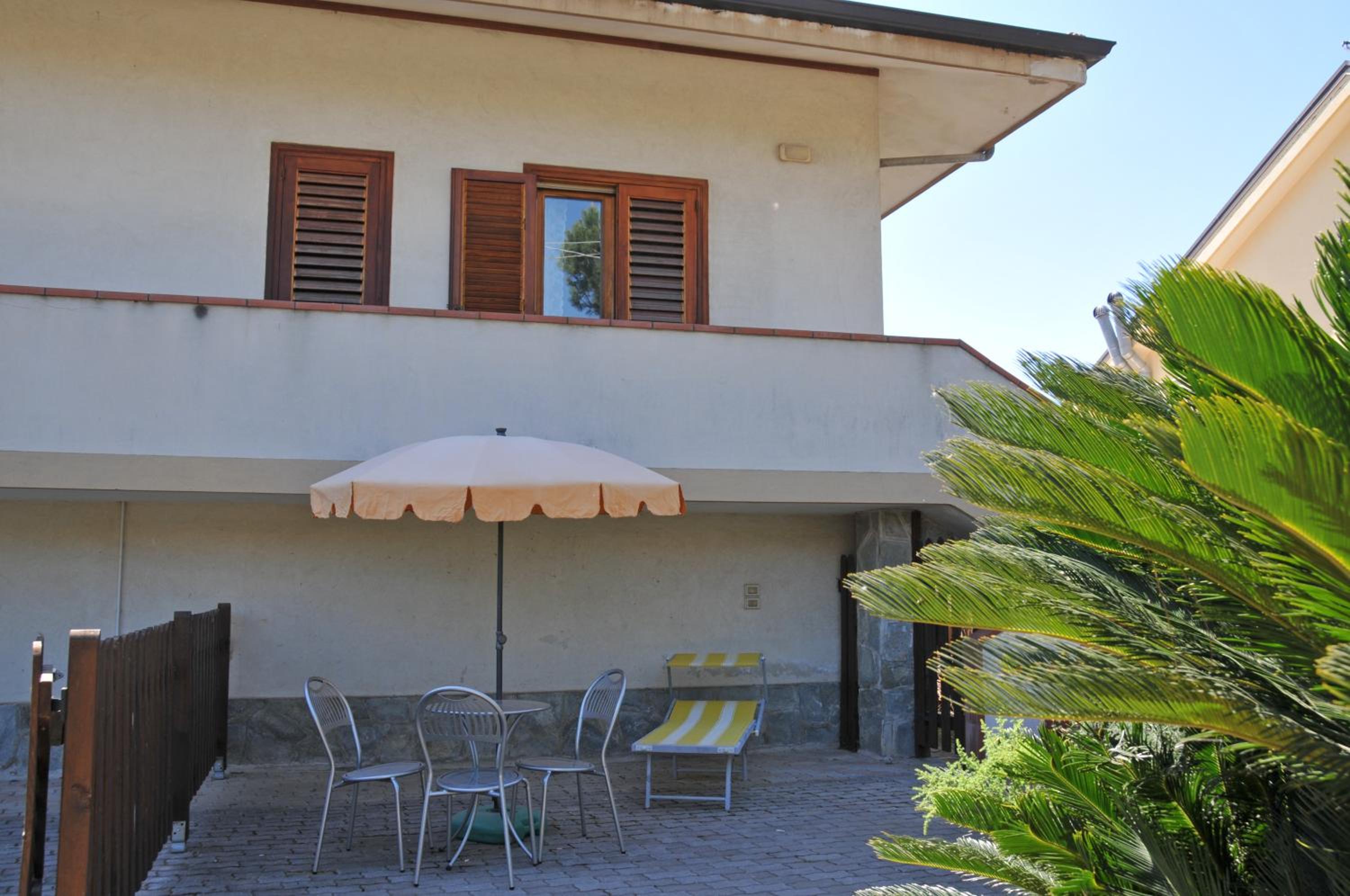 Paestum Rosae photo 2