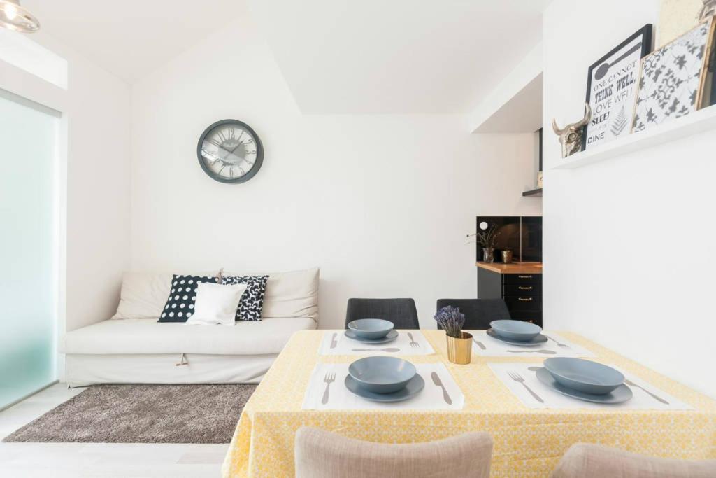 Kent Ridge Loft, Sokolska
