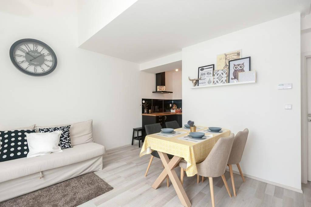 Kent Ridge Loft, Sokolska