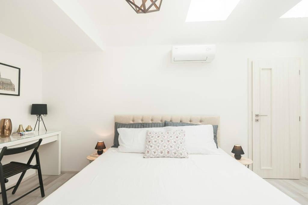 Kent Ridge Loft, Sokolska