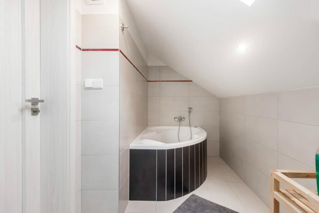 Kent Ridge Loft, Sokolska