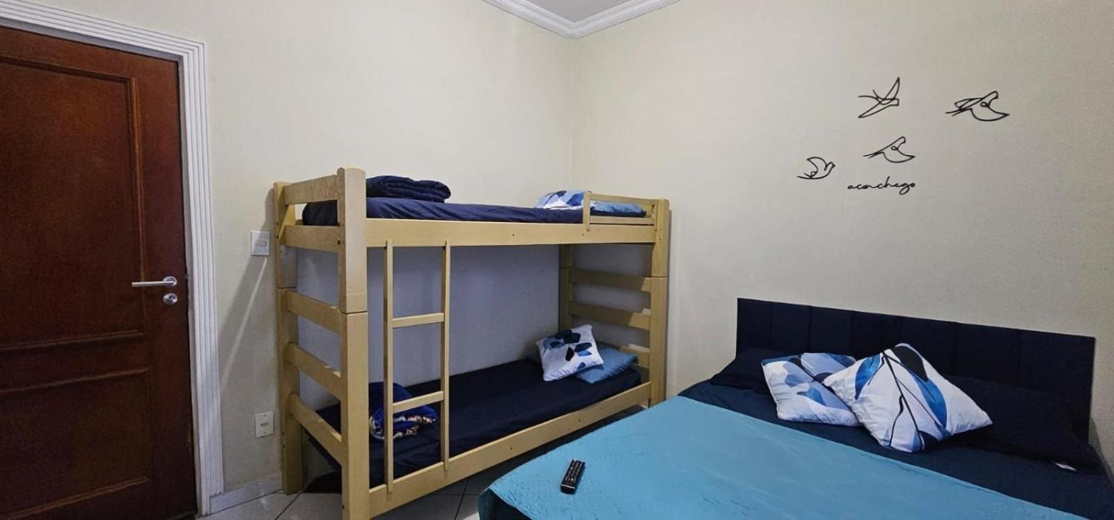 Pousada II House Beach Brasil , Suites com banheiros Privativos, PISCINA com cascata e área familiar para churrasco, Garage GRATUITA, próx-praia da Aviação
