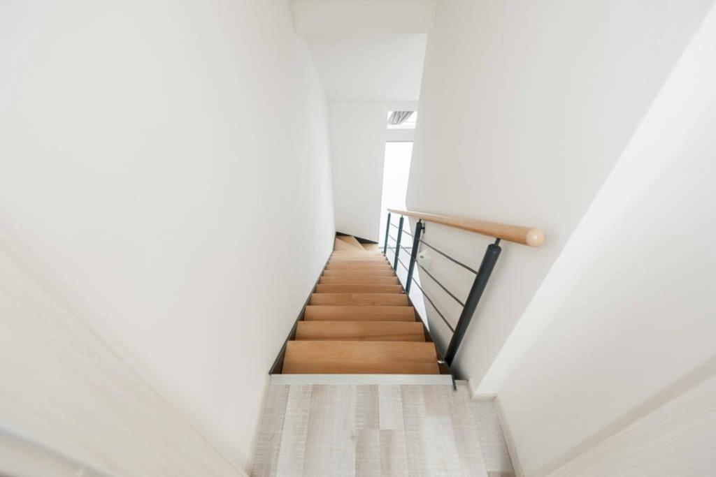 Kent Ridge Loft, Sokolska