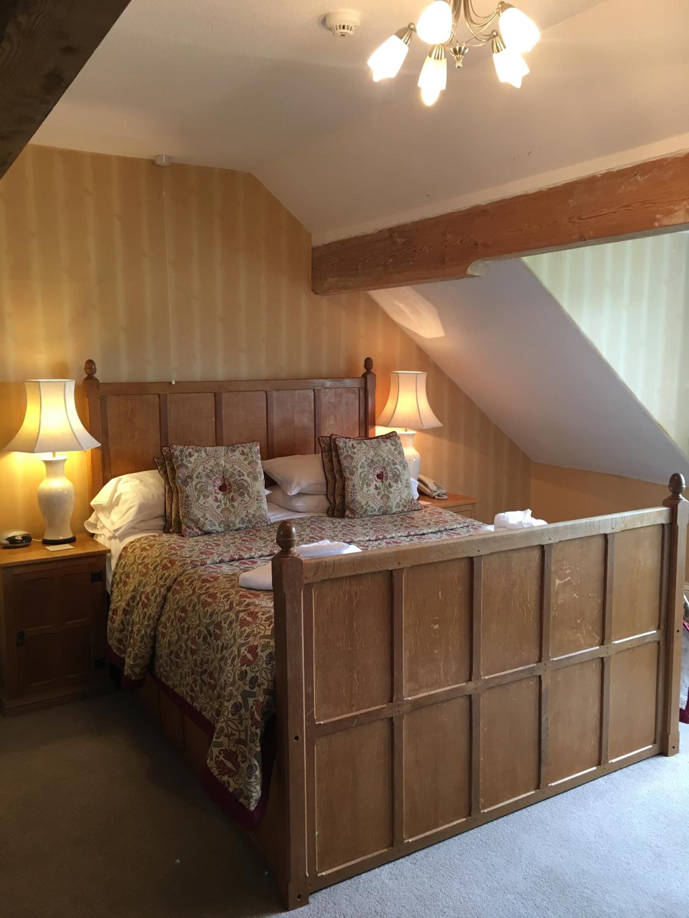 Dunsley Hall Country House Hotel