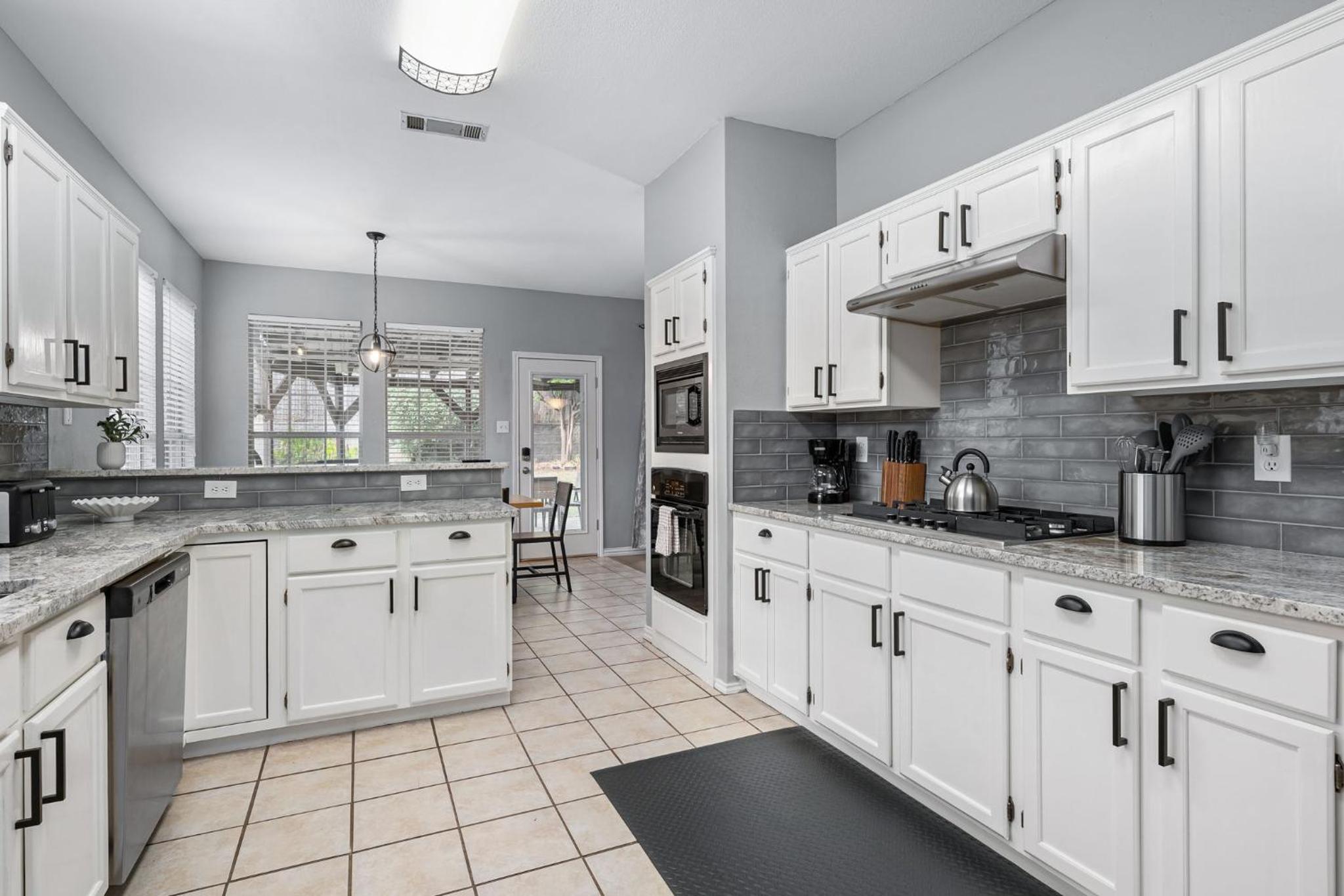 Spacious 4BR home for 12, Family & Friends DFW World Cup Concerts Sports Rodeos