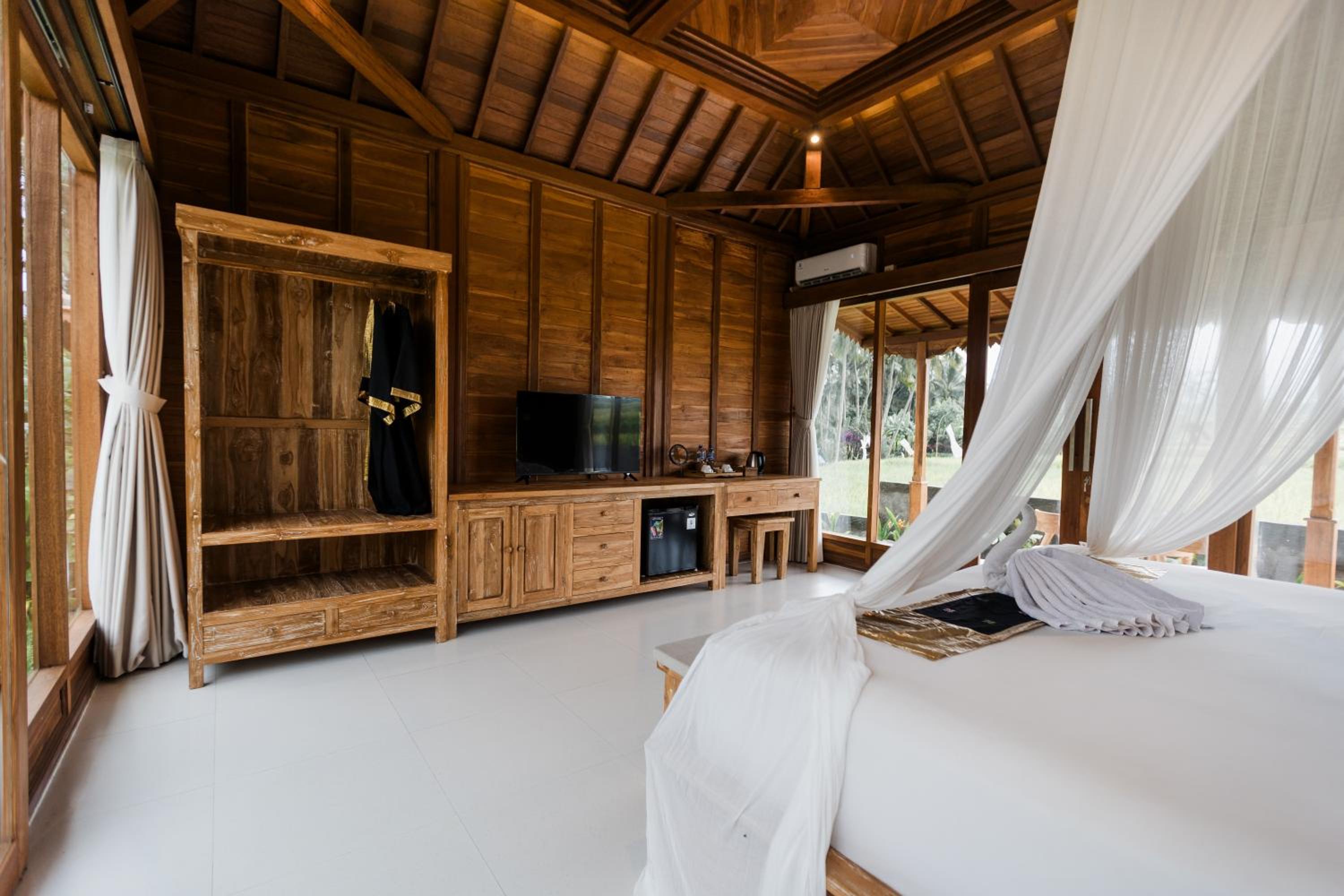 Padi Bali Villa With Private Jacuzzi