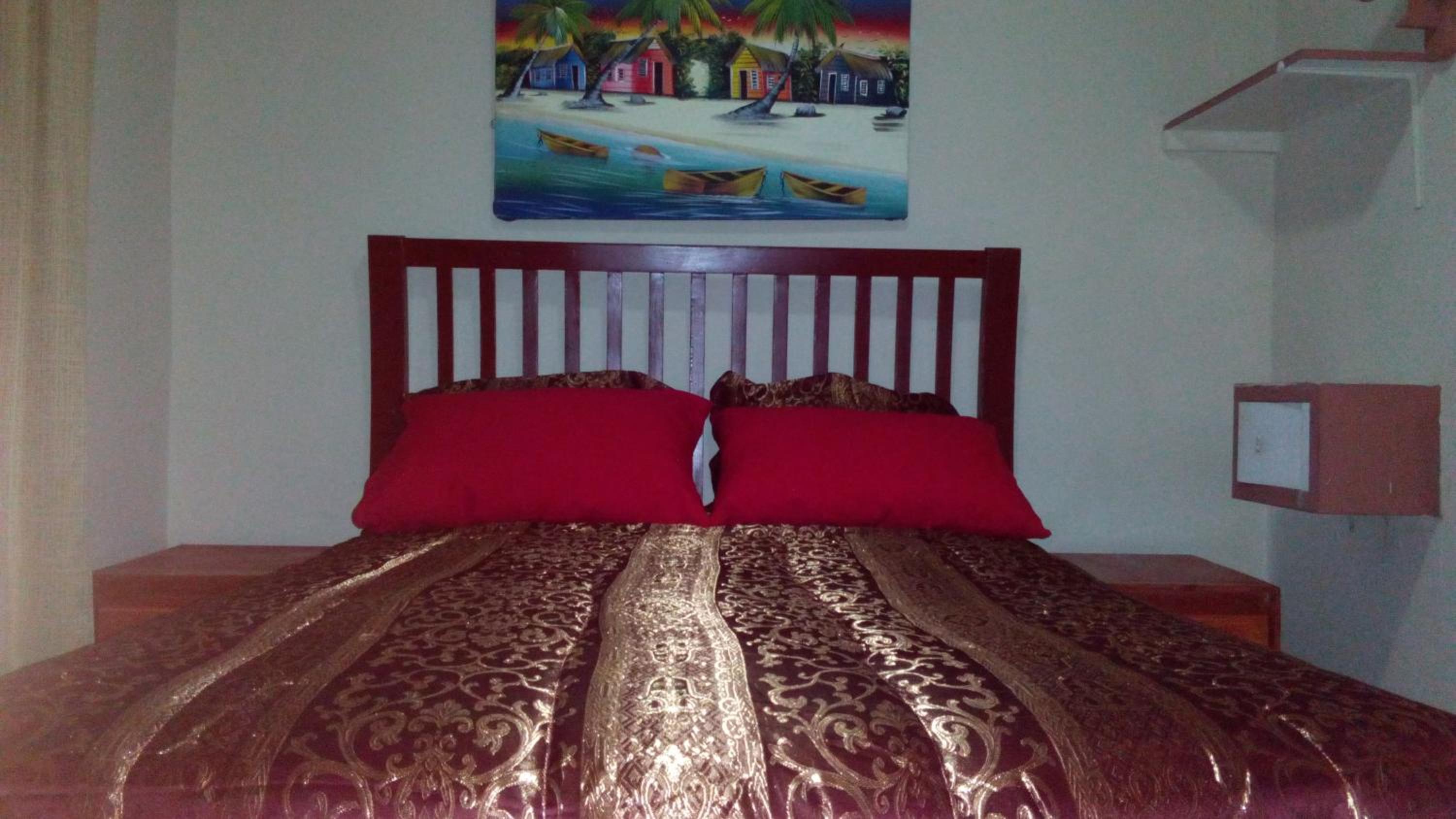 Hotel El Tronco Inc