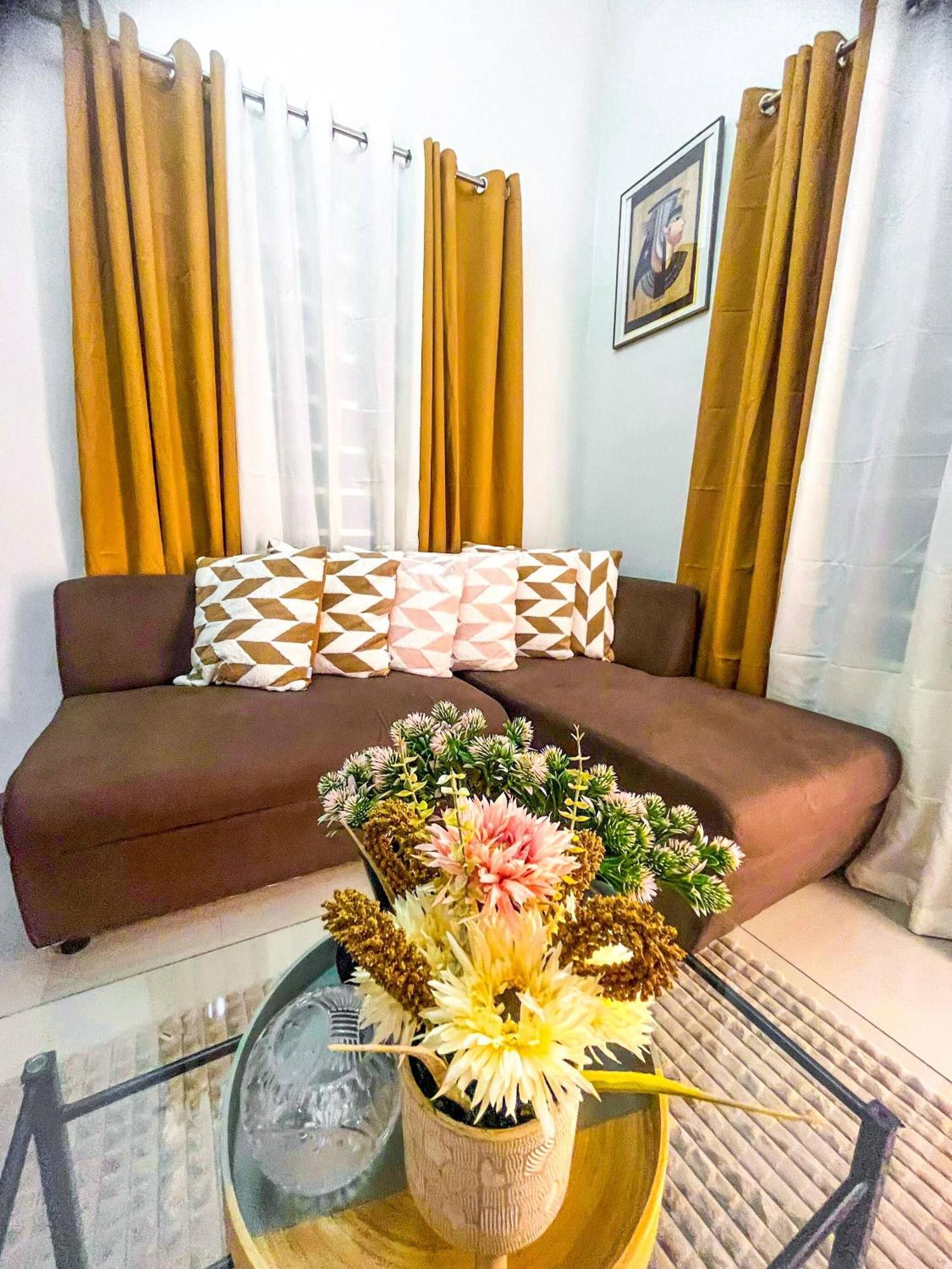 Bloomstone 2BR Family Suite in Gensan
