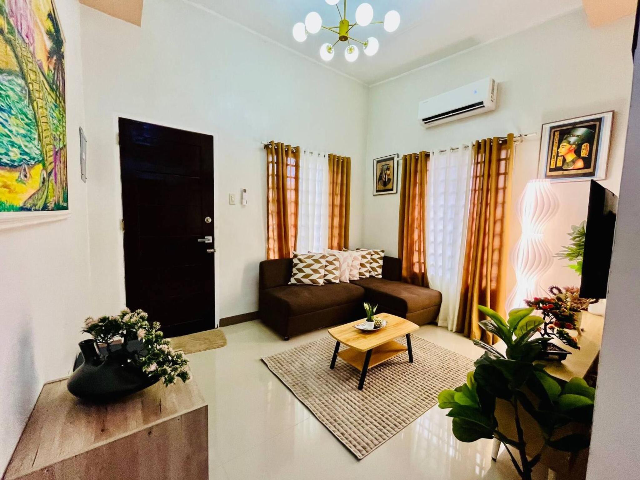 Bloomstone 2BR Family Suite in Gensan