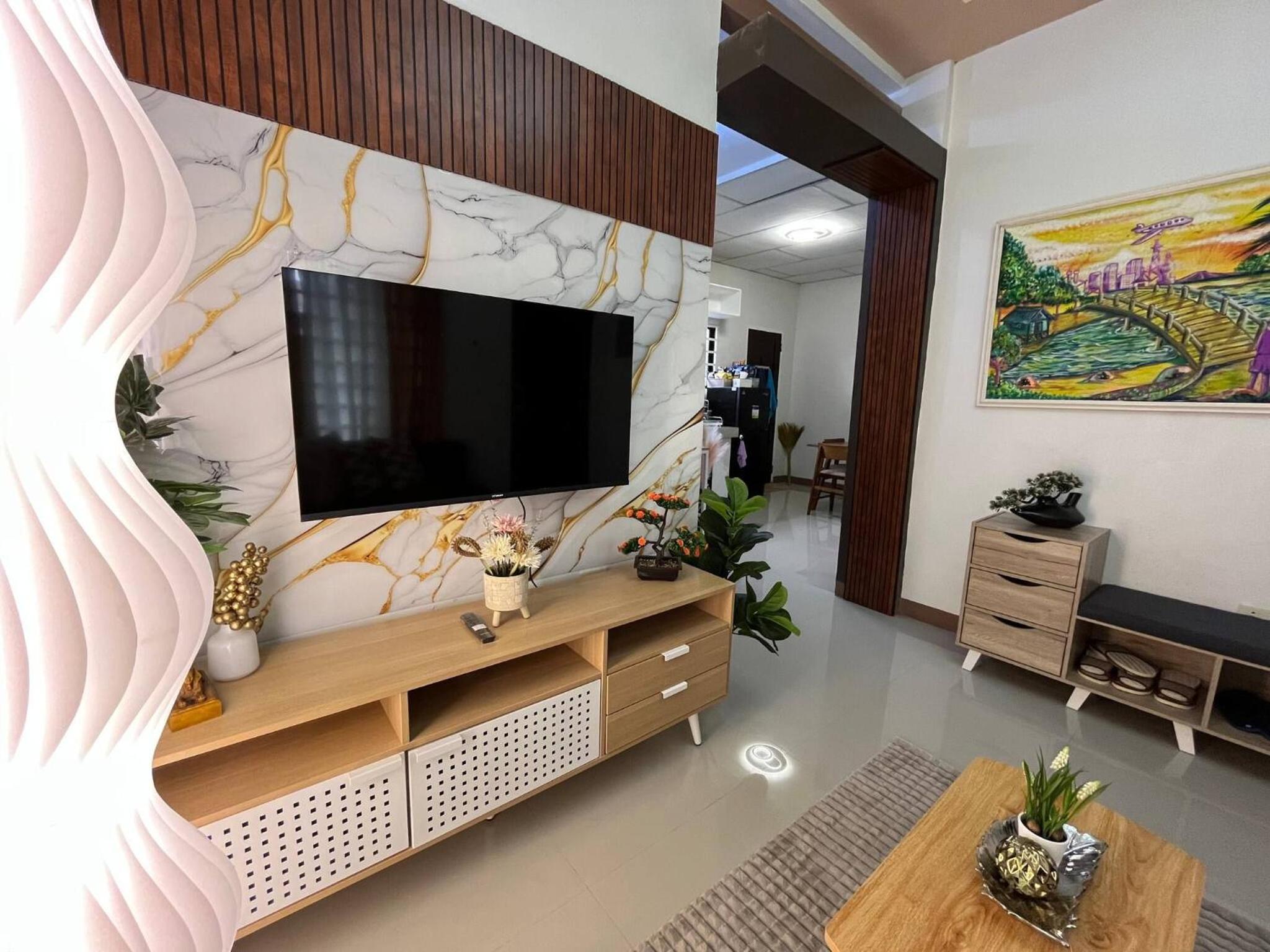 Bloomstone 2BR Family Suite in Gensan