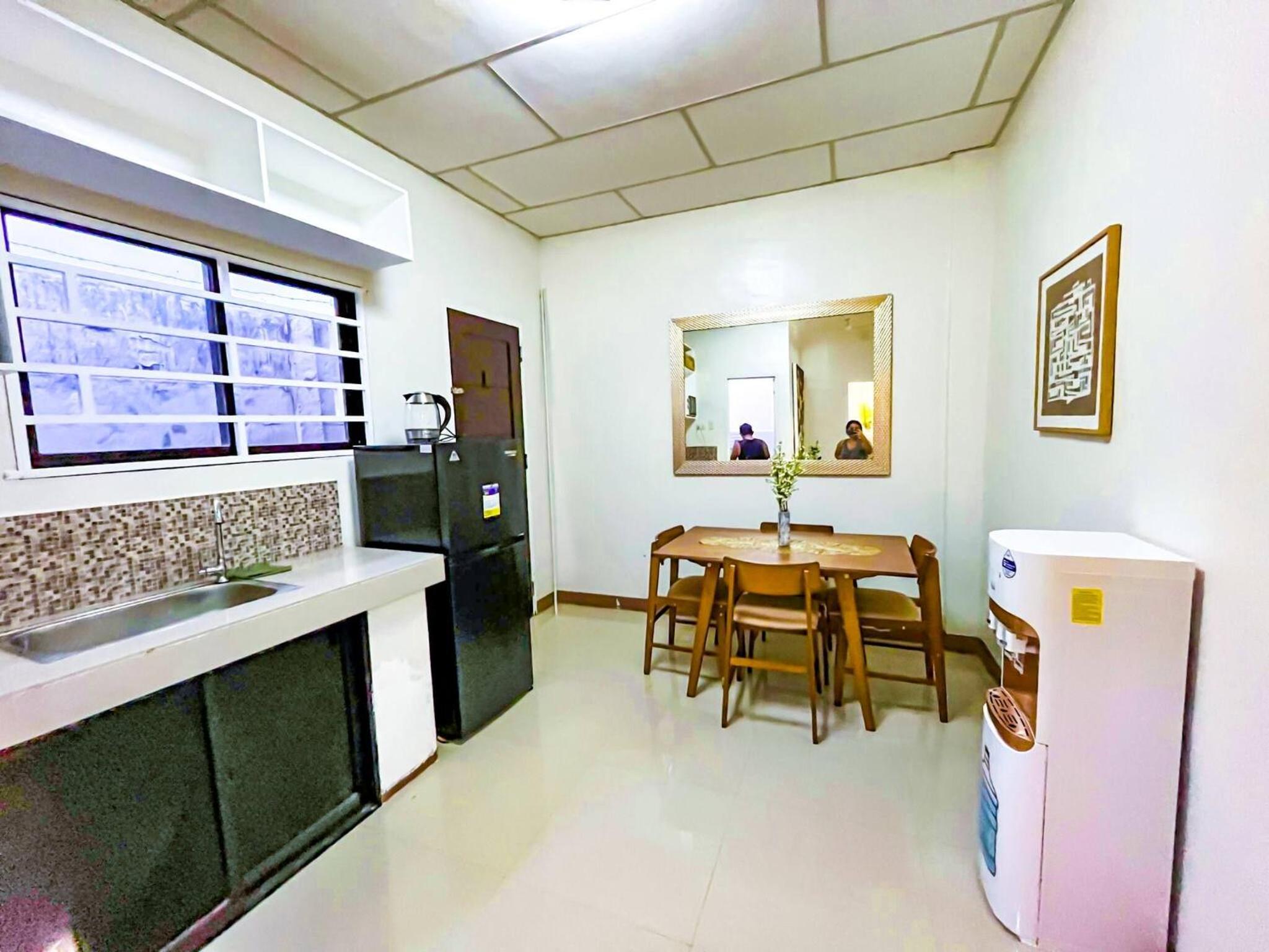 Bloomstone 2BR Family Suite in Gensan