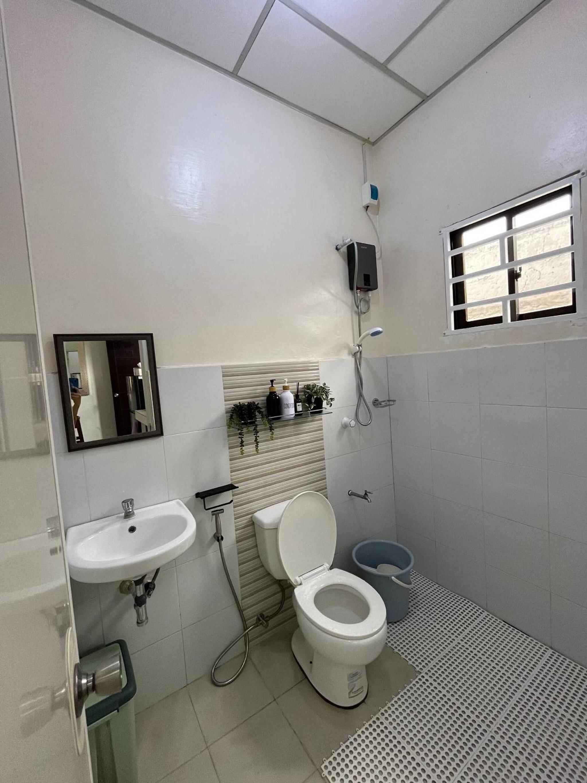 Bloomstone 2BR Family Suite in Gensan