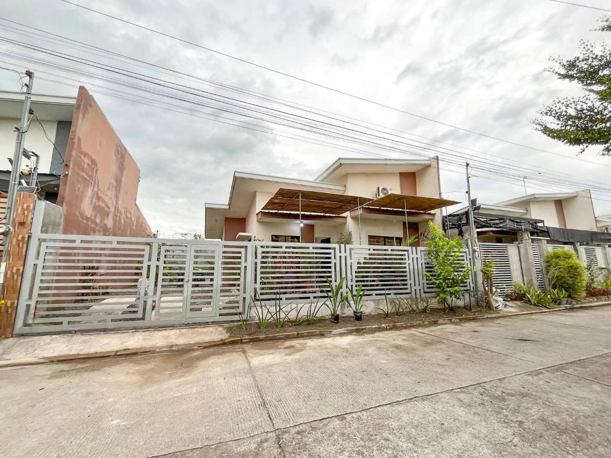Bloomstone 2BR Family Suite in Gensan