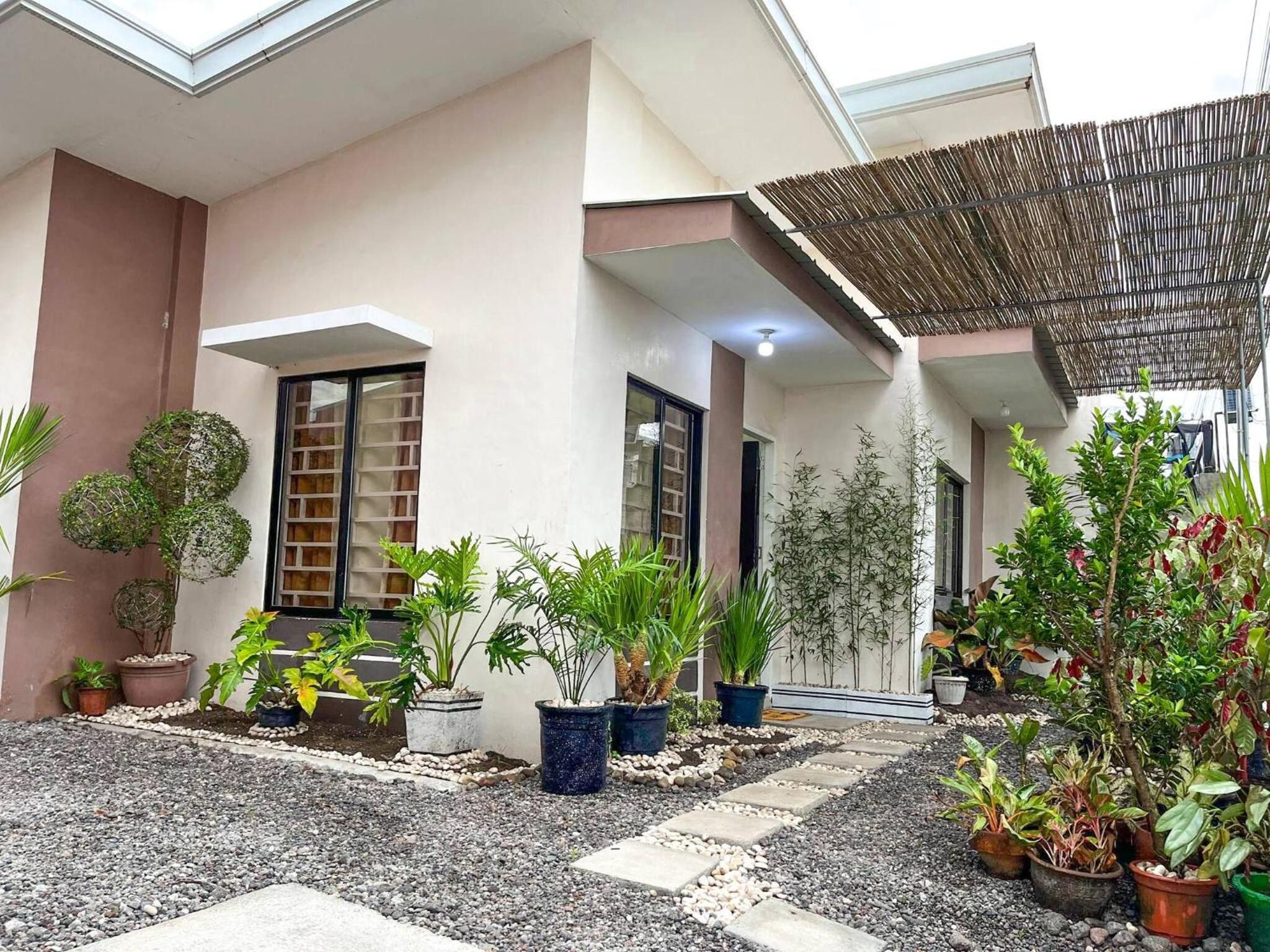 Bloomstone 2BR Family Suite in Gensan