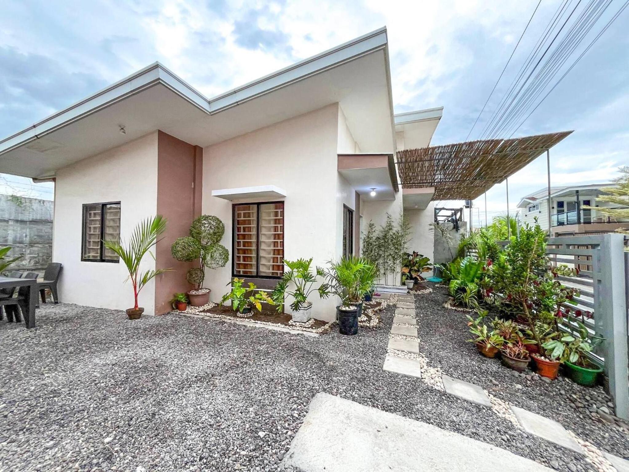 Bloomstone 2BR Family Suite in Gensan