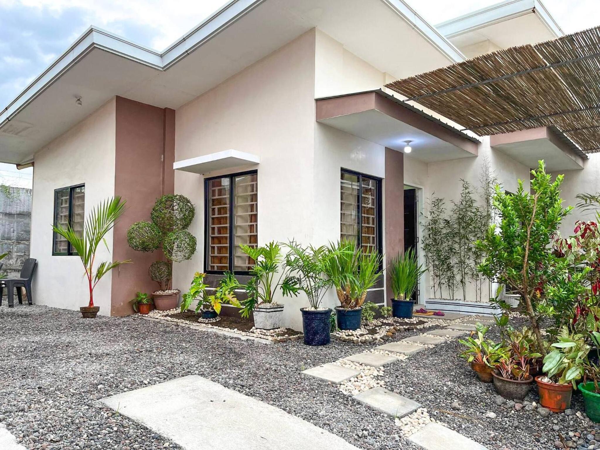 Bloomstone 2BR Family Suite in Gensan